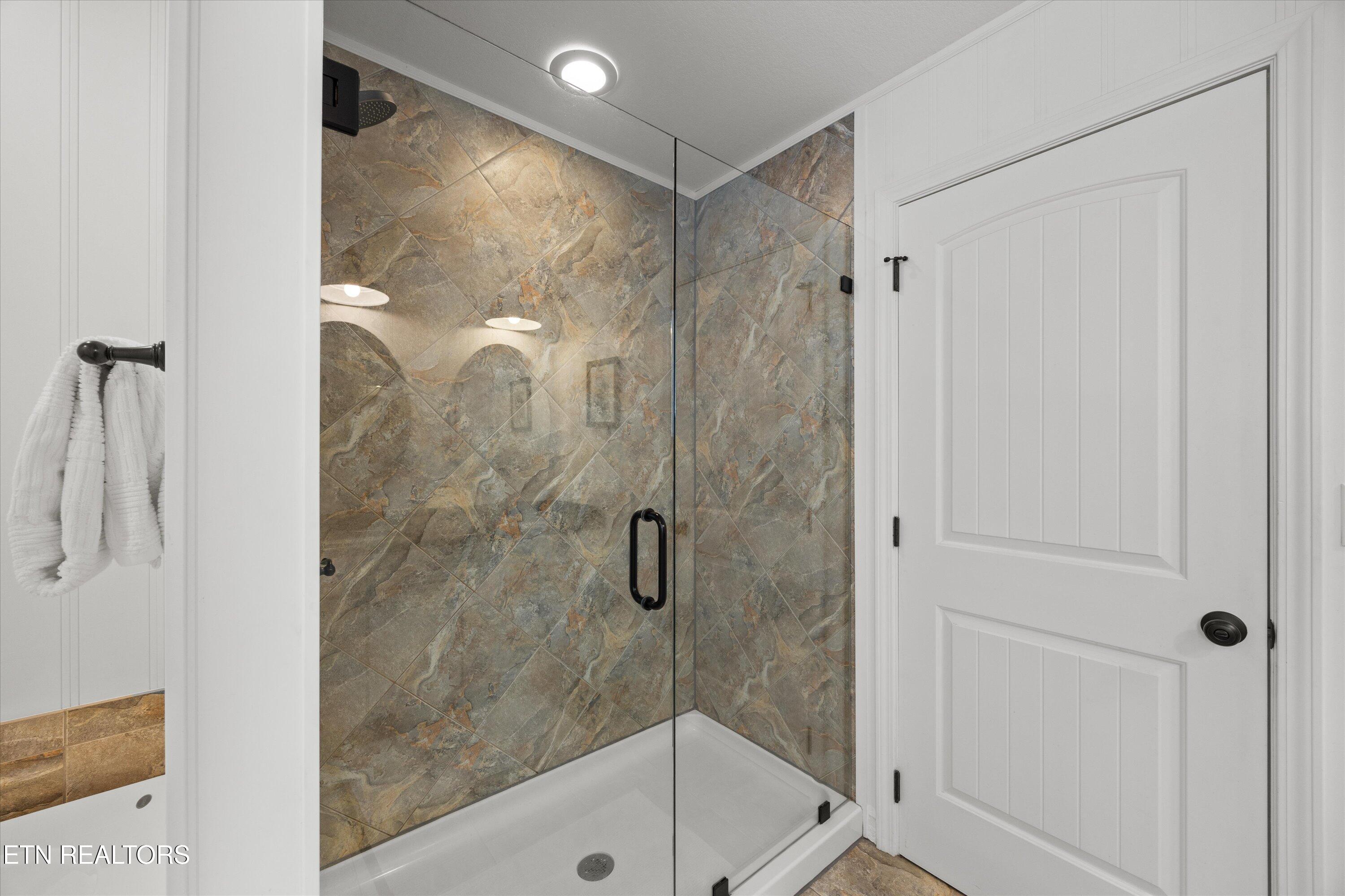 121 Hidden Lane Lafollette TN 37766