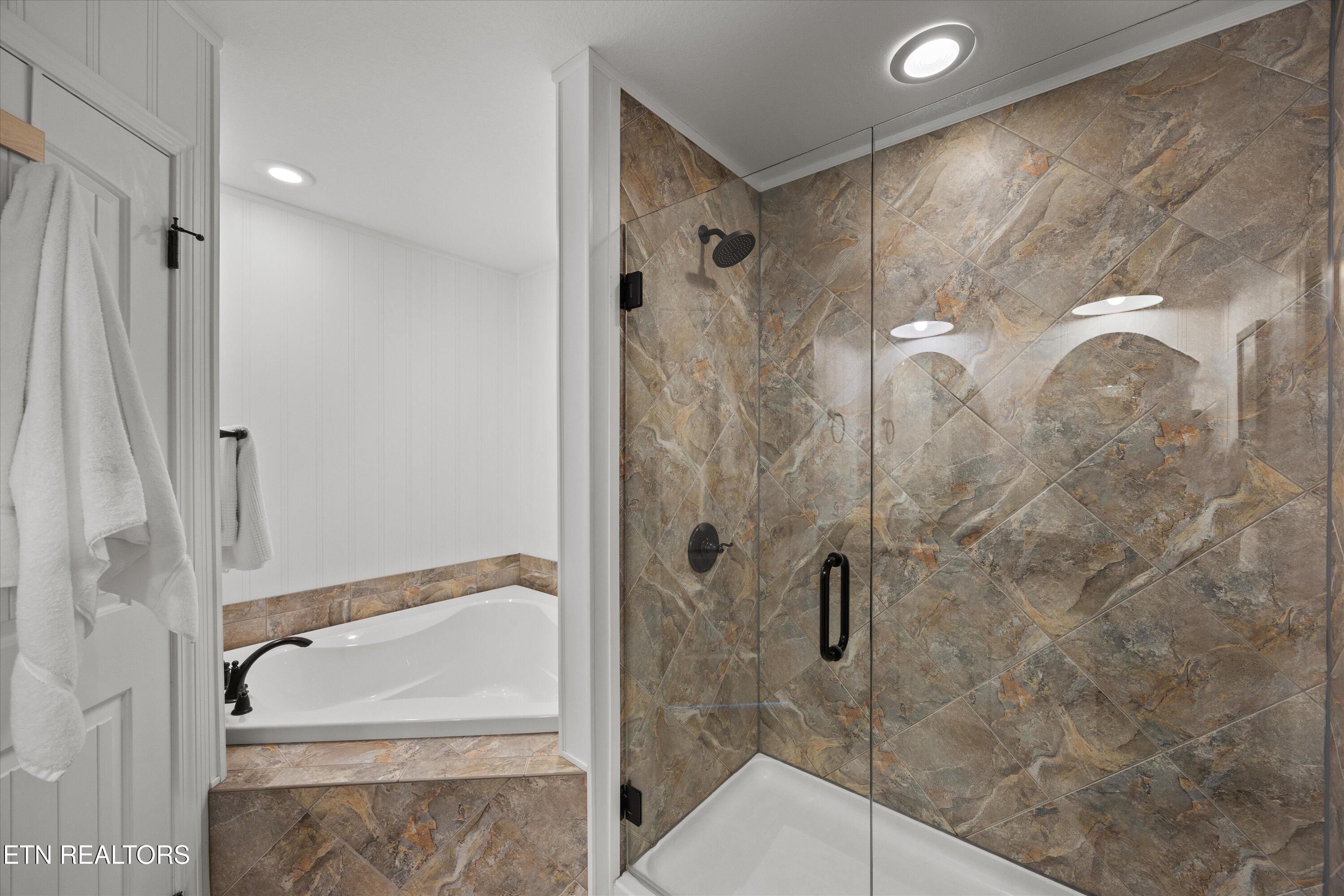 121 Hidden Lane Lafollette TN 37766