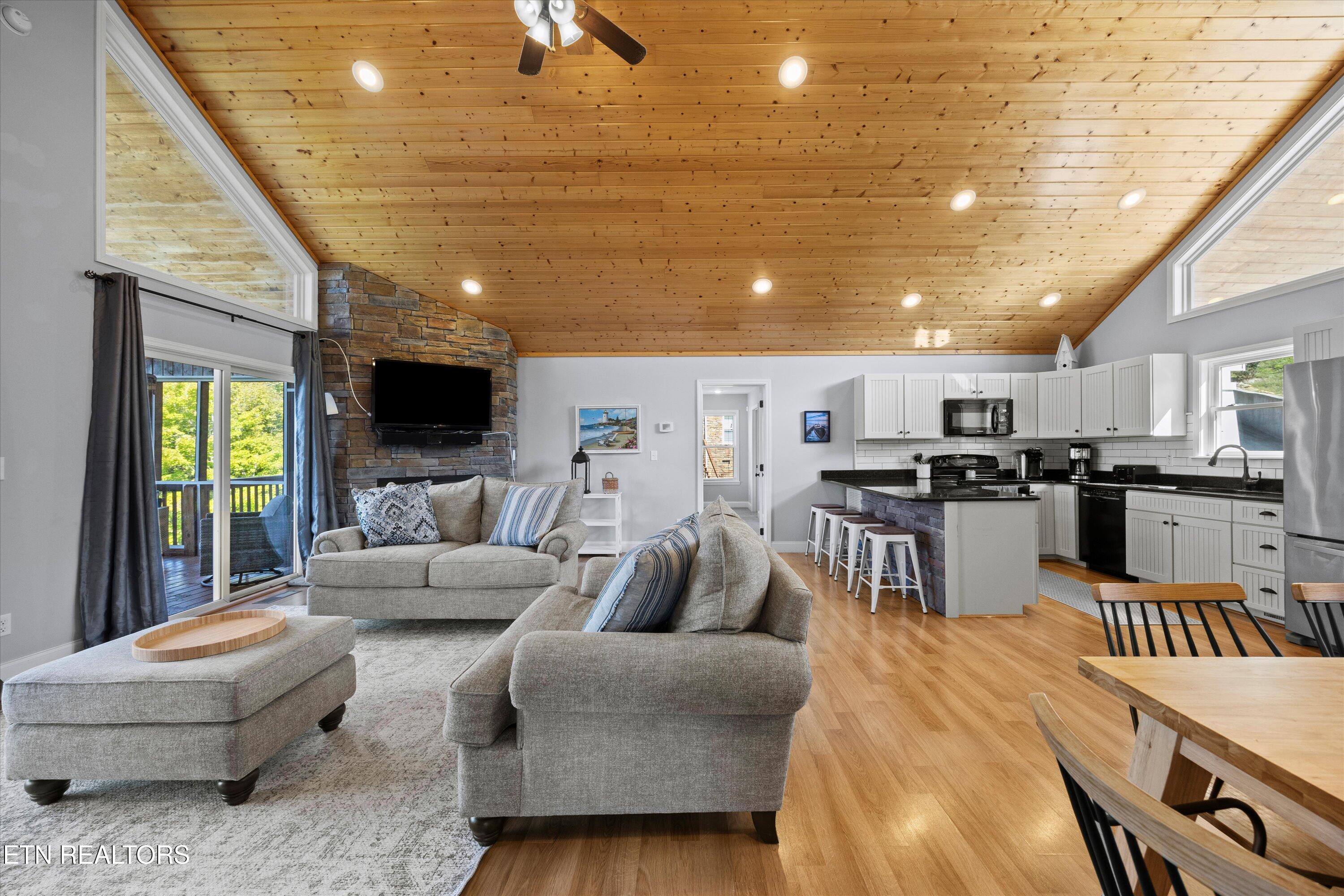 121 Hidden Lane Lafollette TN 37766