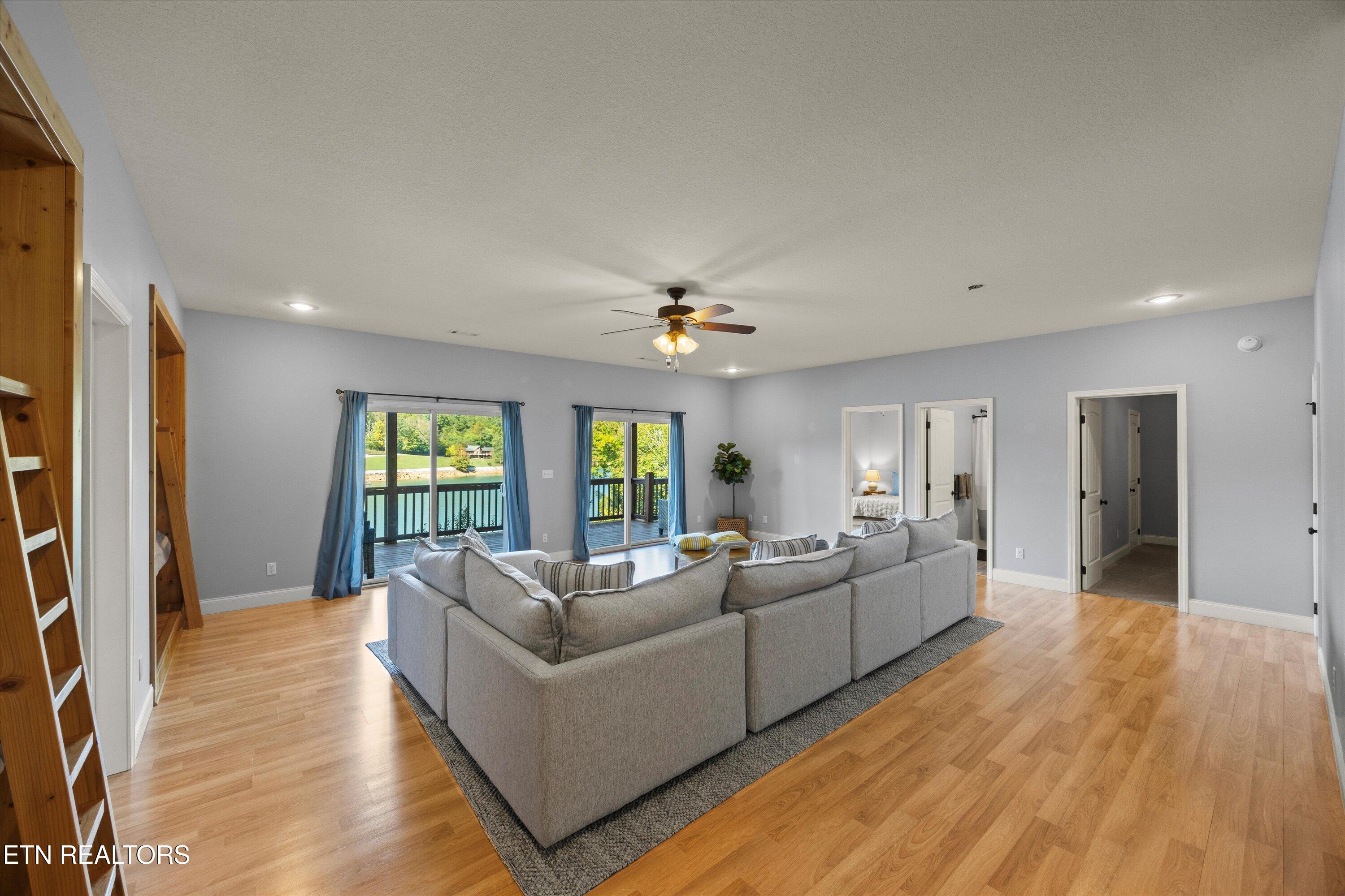 121 Hidden Lane Lafollette TN 37766