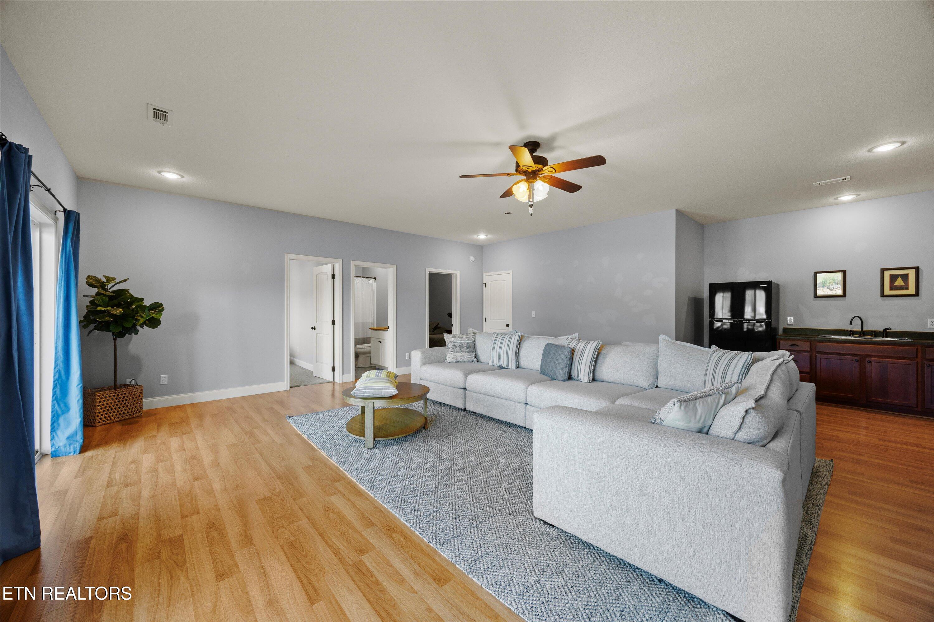 121 Hidden Lane Lafollette TN 37766