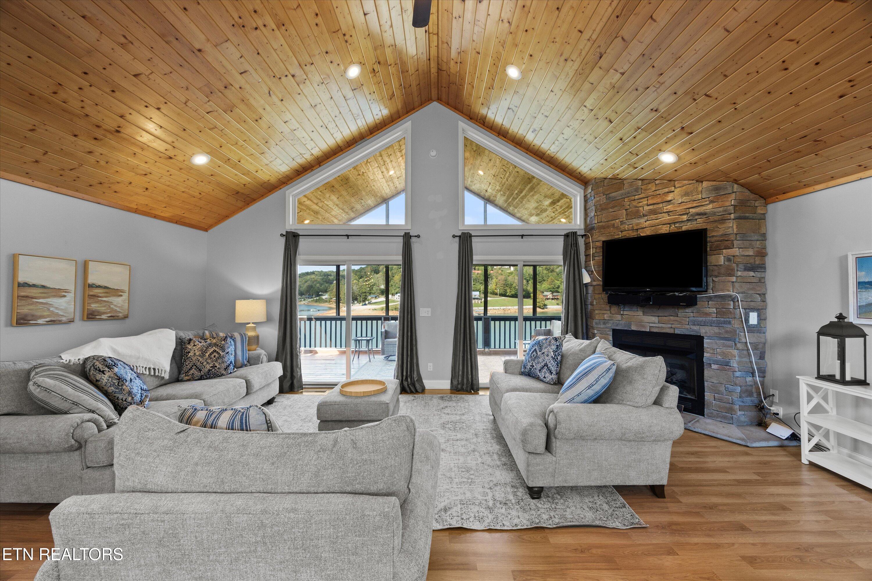 121 Hidden Lane Lafollette TN 37766