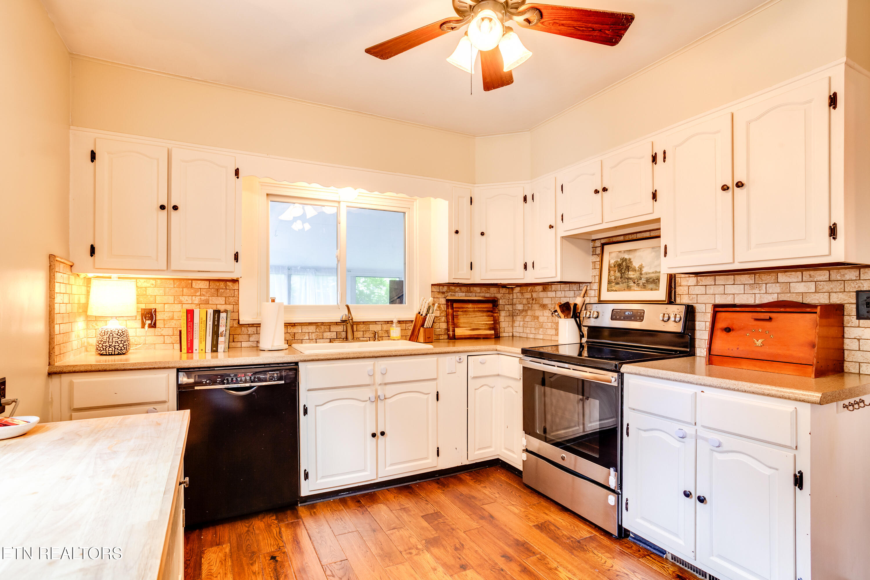 5026 Jacksboro Pike Knoxville TN 37918