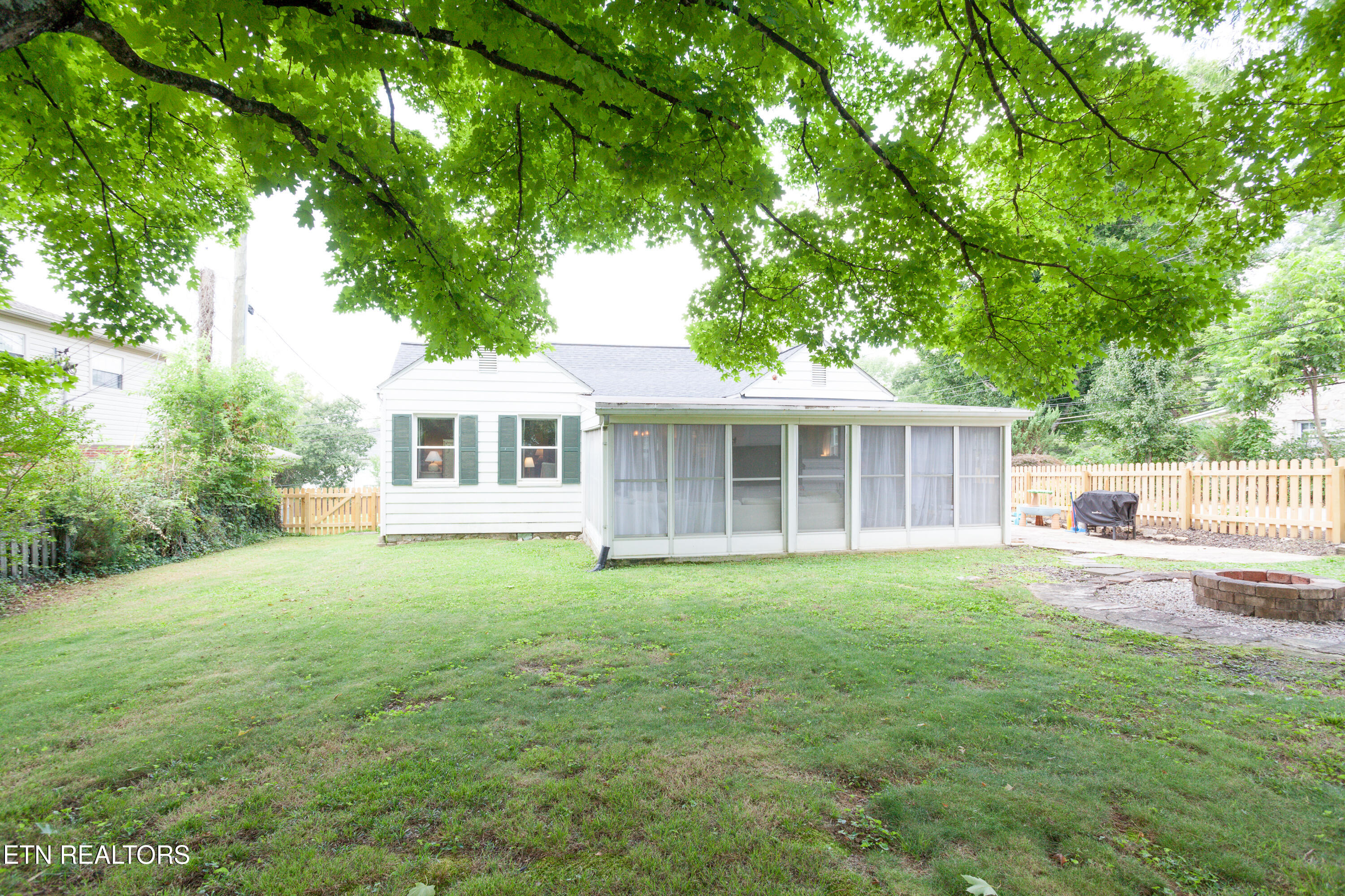 5026 Jacksboro Pike Knoxville TN 37918