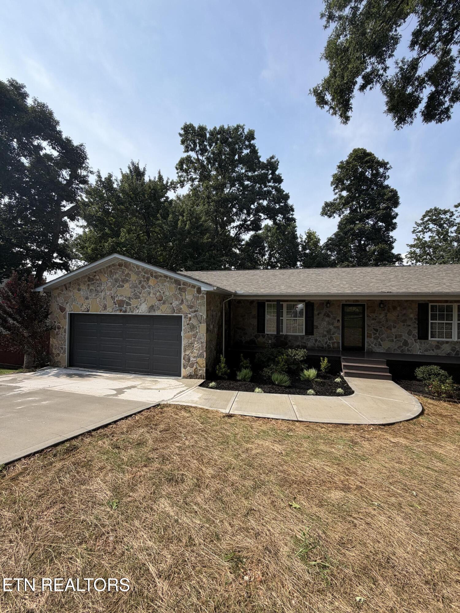 219 Scenic View Drive Clinton TN 37716