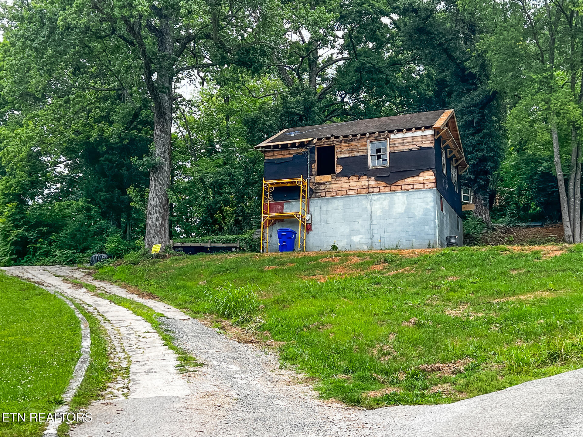 709 Lakeview Church Lane Harriman TN 37748