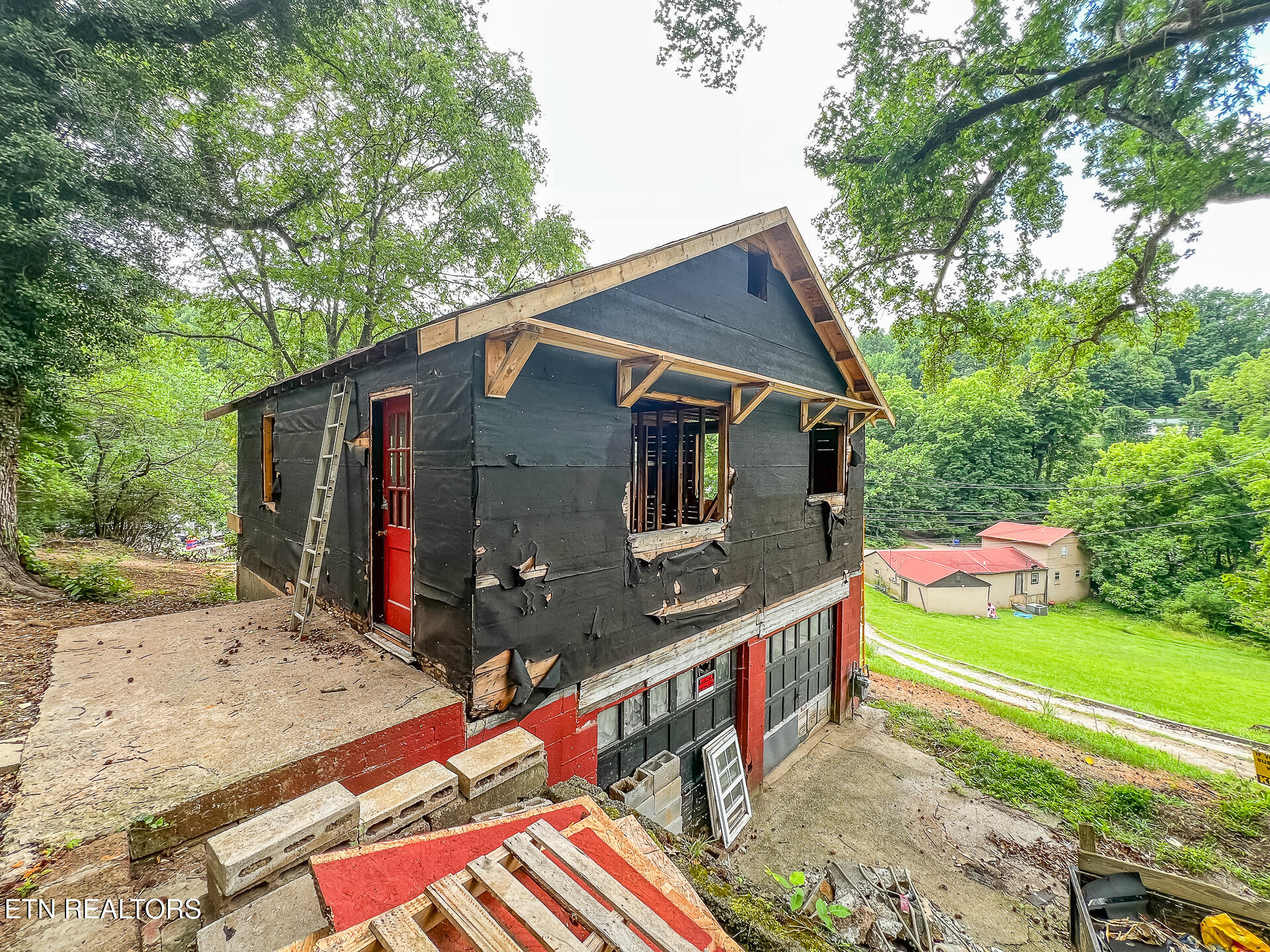 709 Lakeview Church Lane Harriman TN 37748
