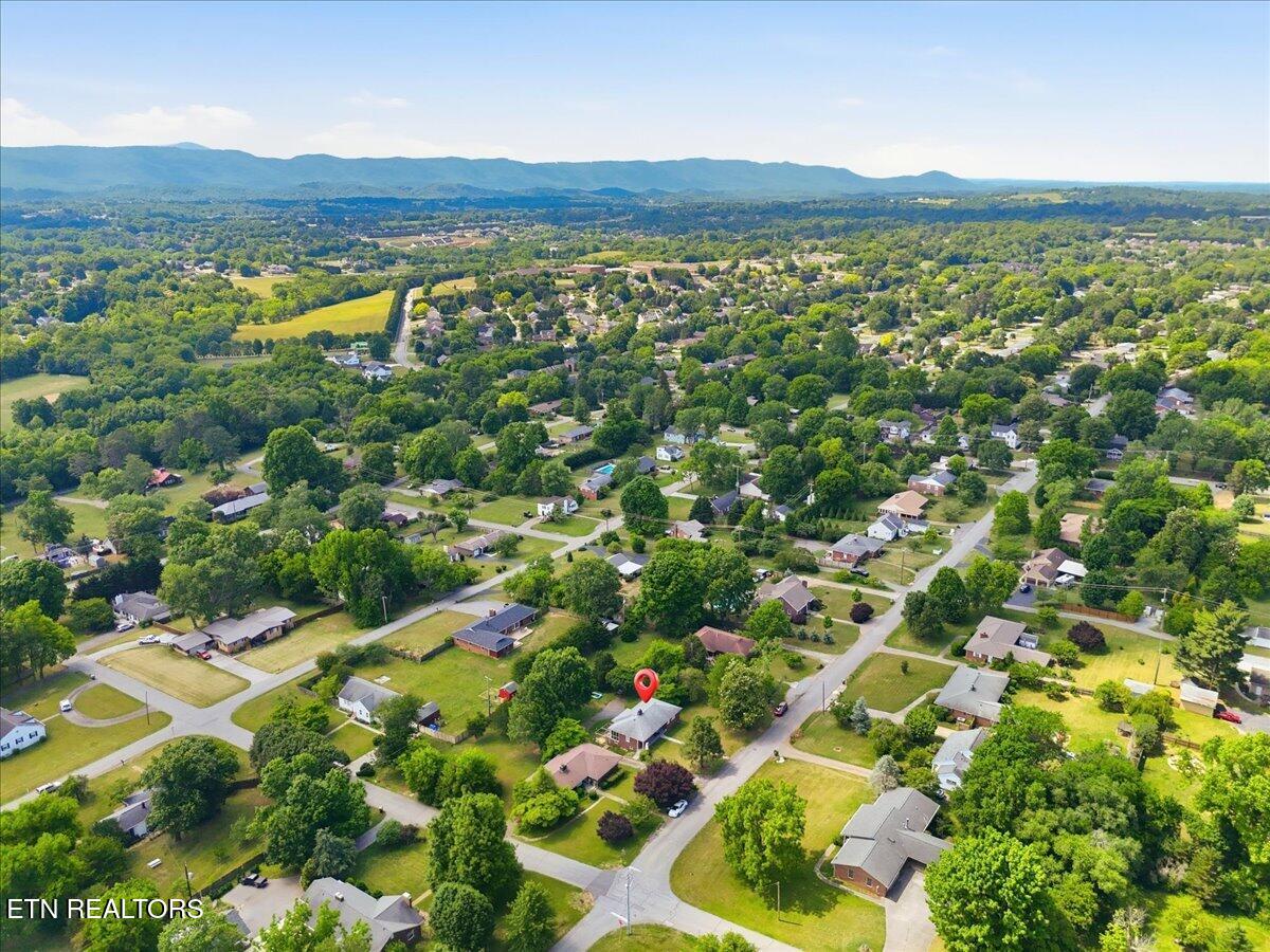 1604 Linda Lane Maryville TN 37803