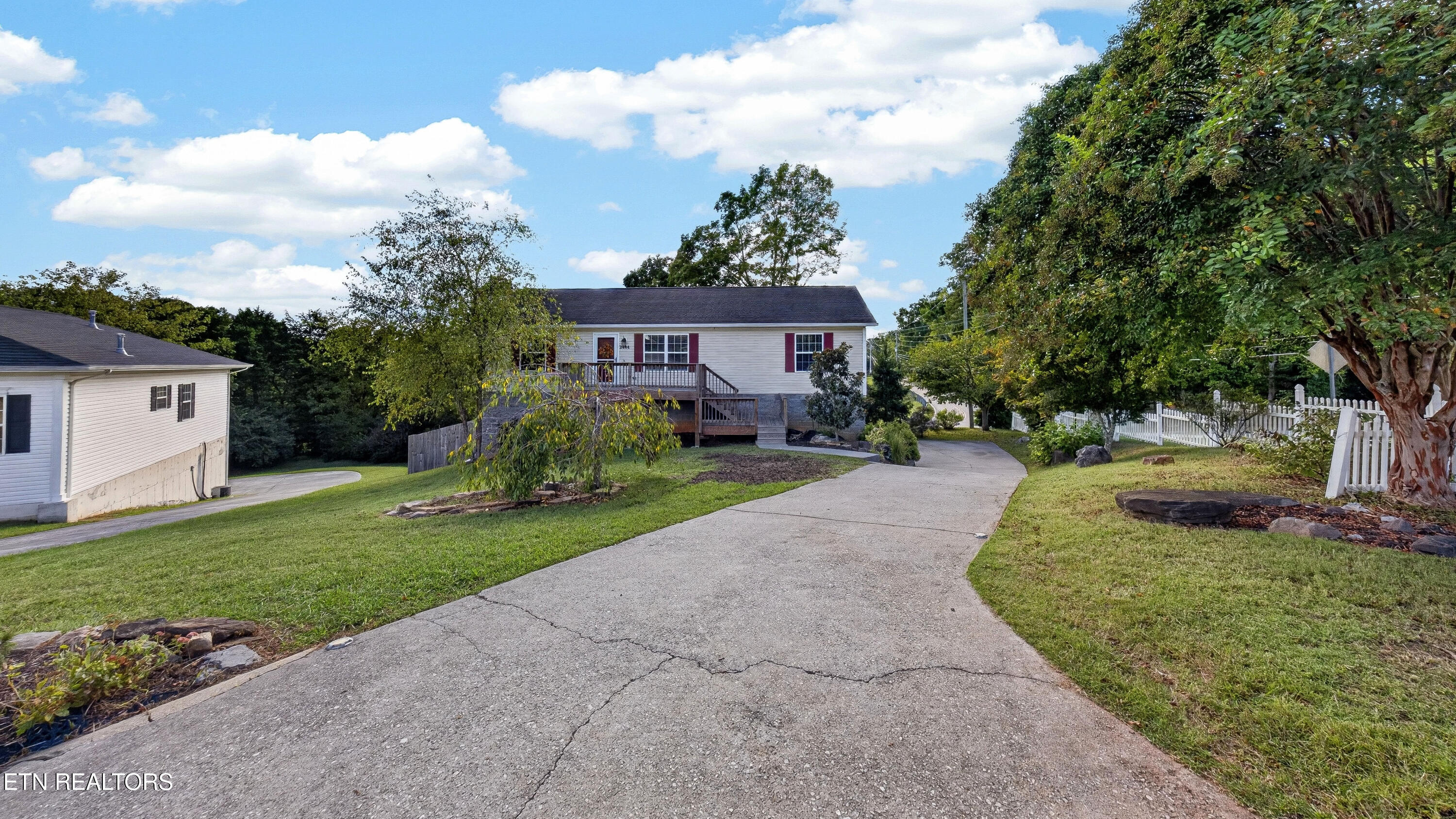2444 Honey Grove Lane Knoxville TN 37923