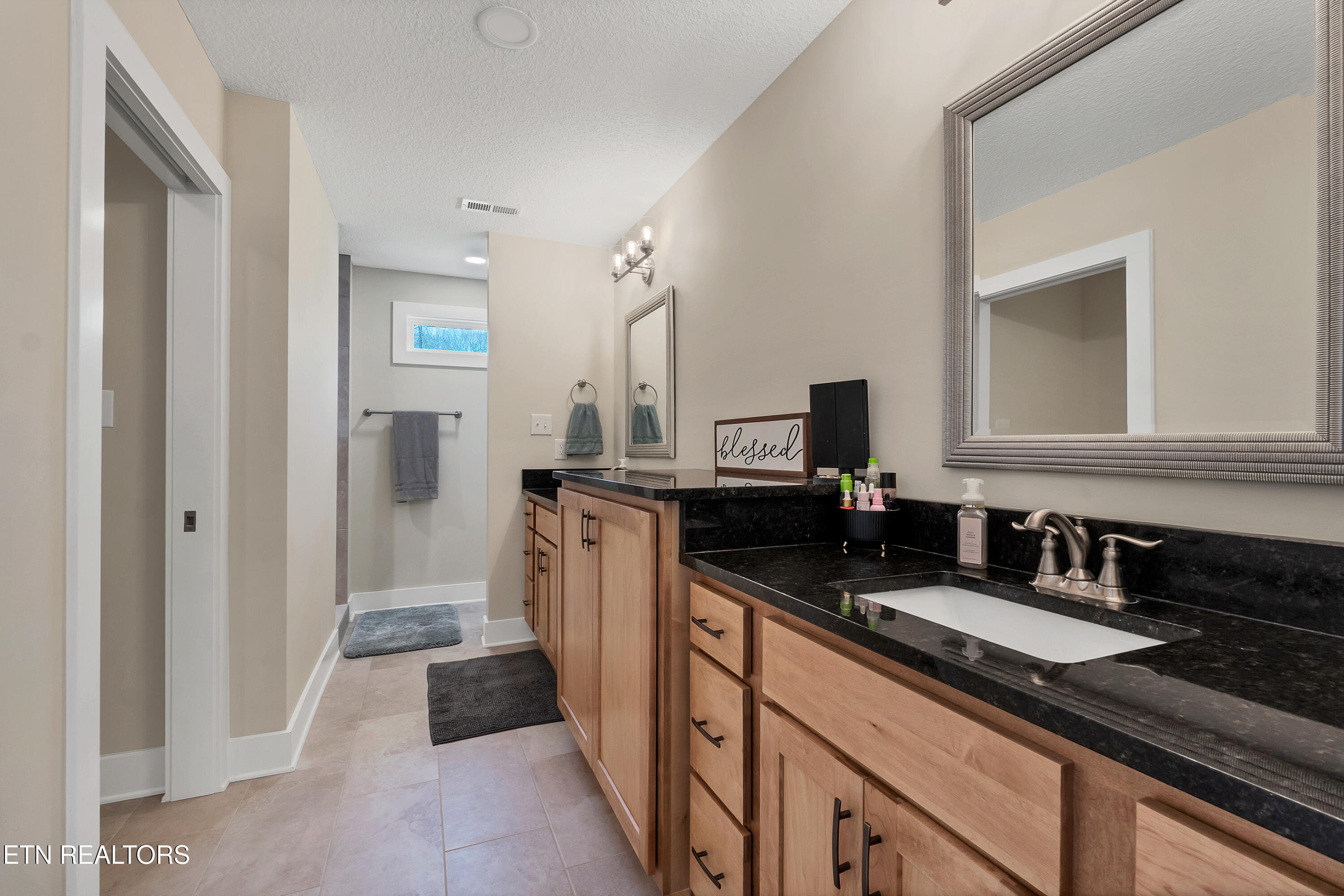 2221 Shylah Mia Lane Knoxville TN 37932