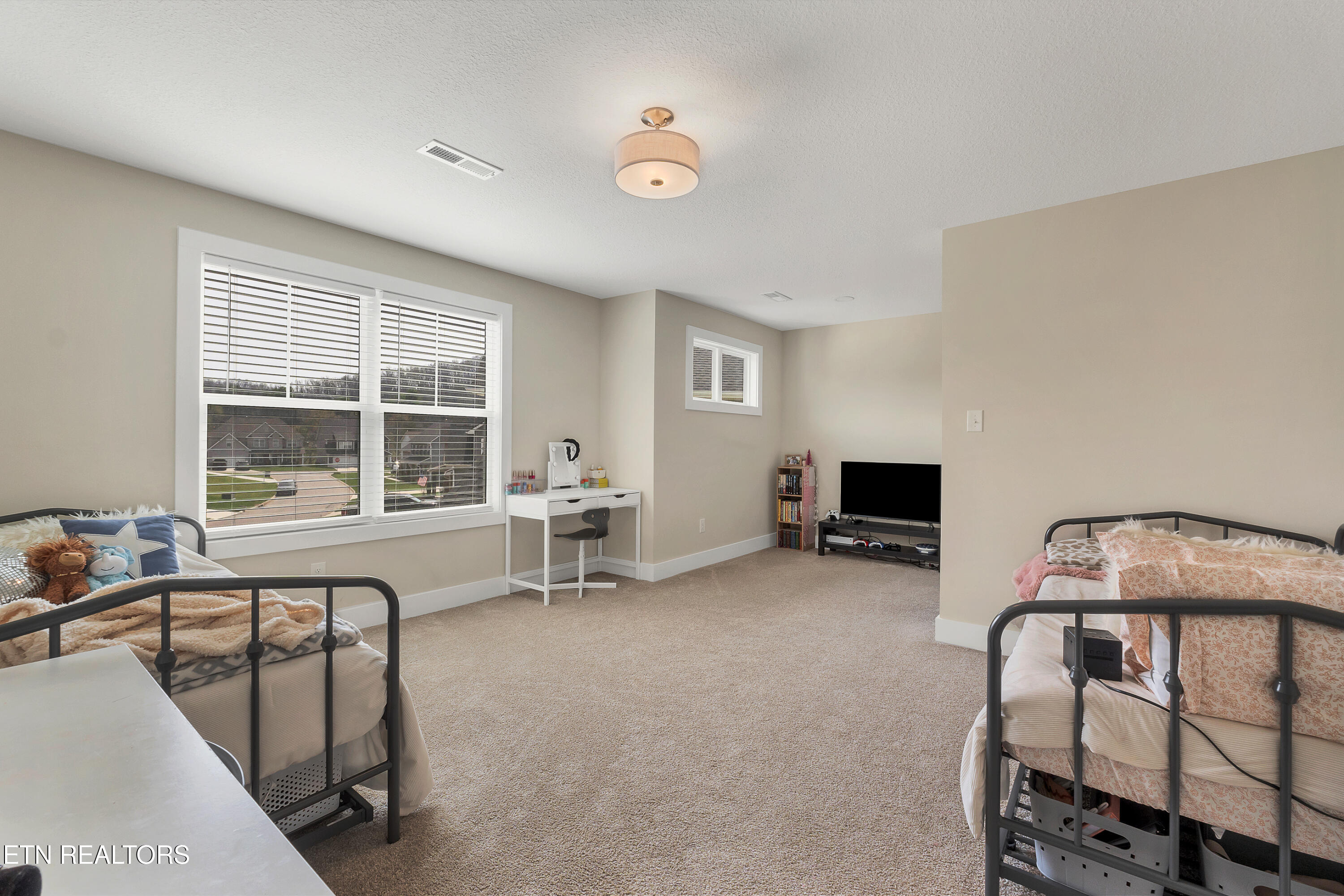 2221 Shylah Mia Lane Knoxville TN 37932