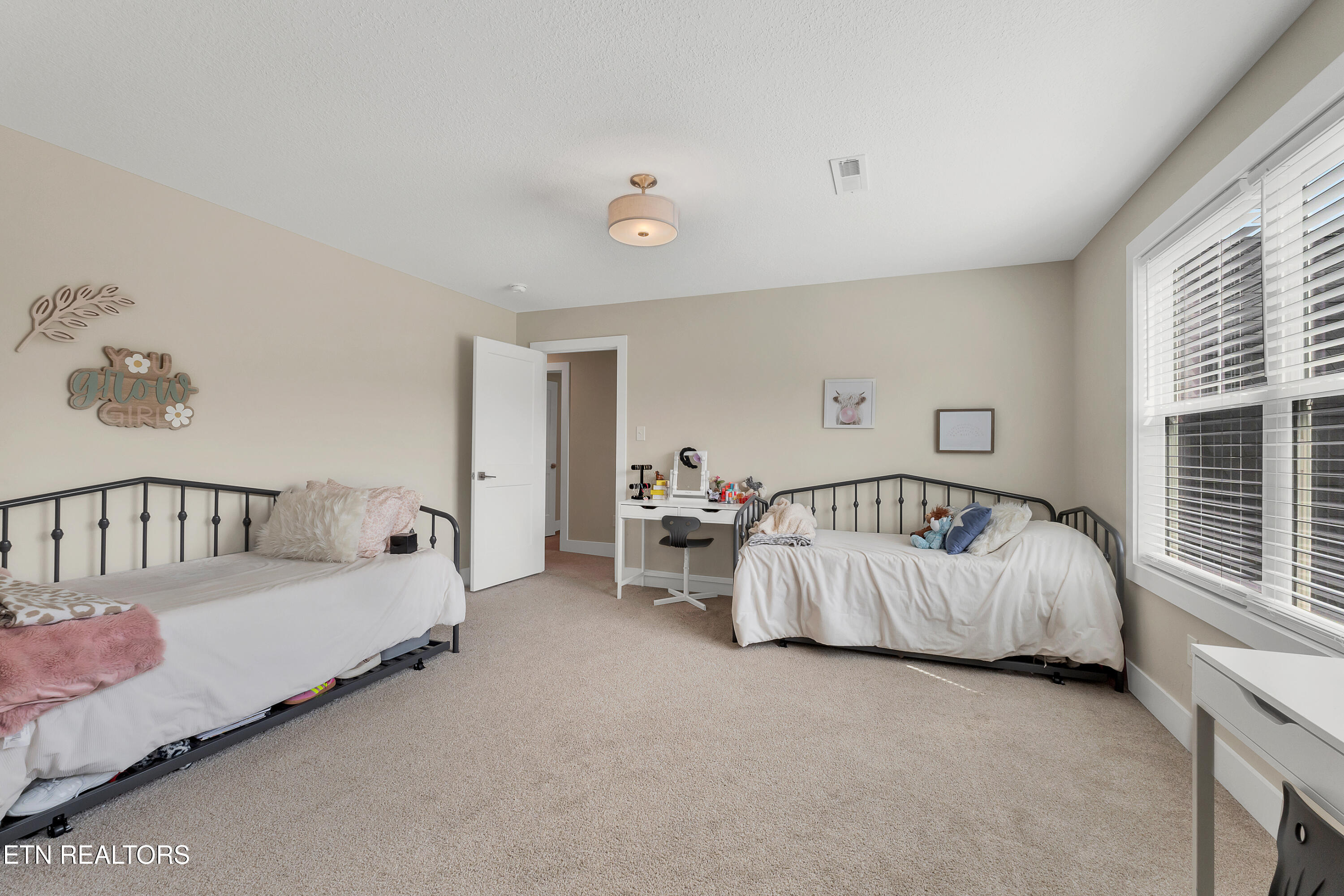 2221 Shylah Mia Lane Knoxville TN 37932