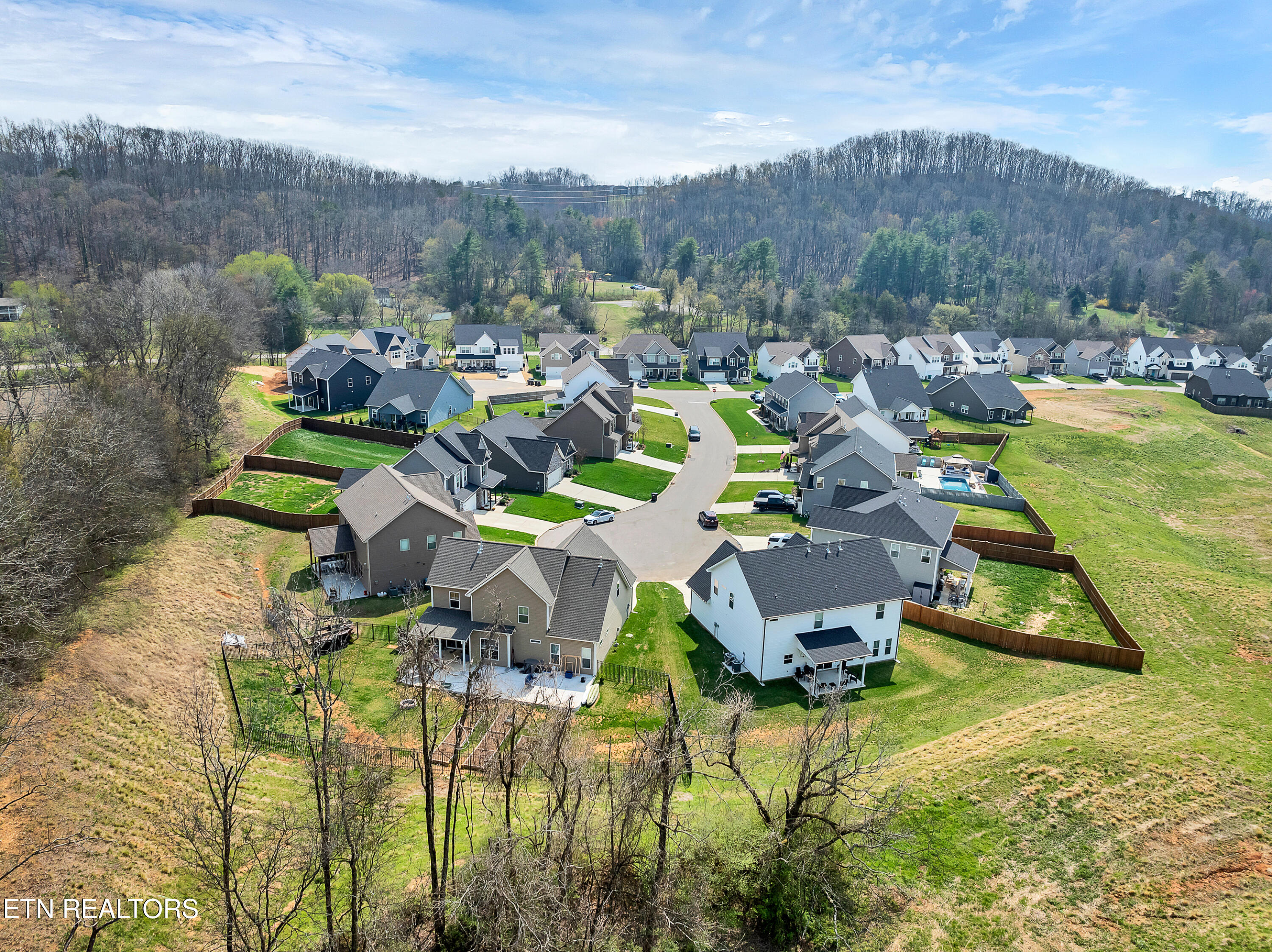 2221 Shylah Mia Lane Knoxville TN 37932