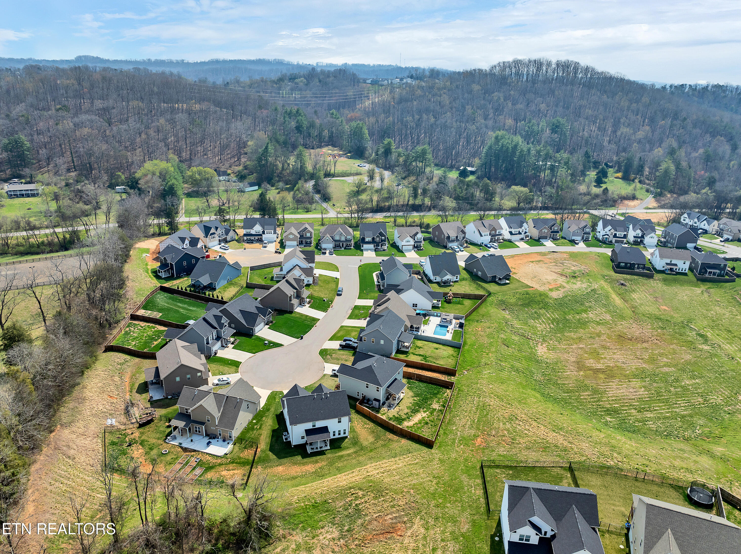 2221 Shylah Mia Lane Knoxville TN 37932