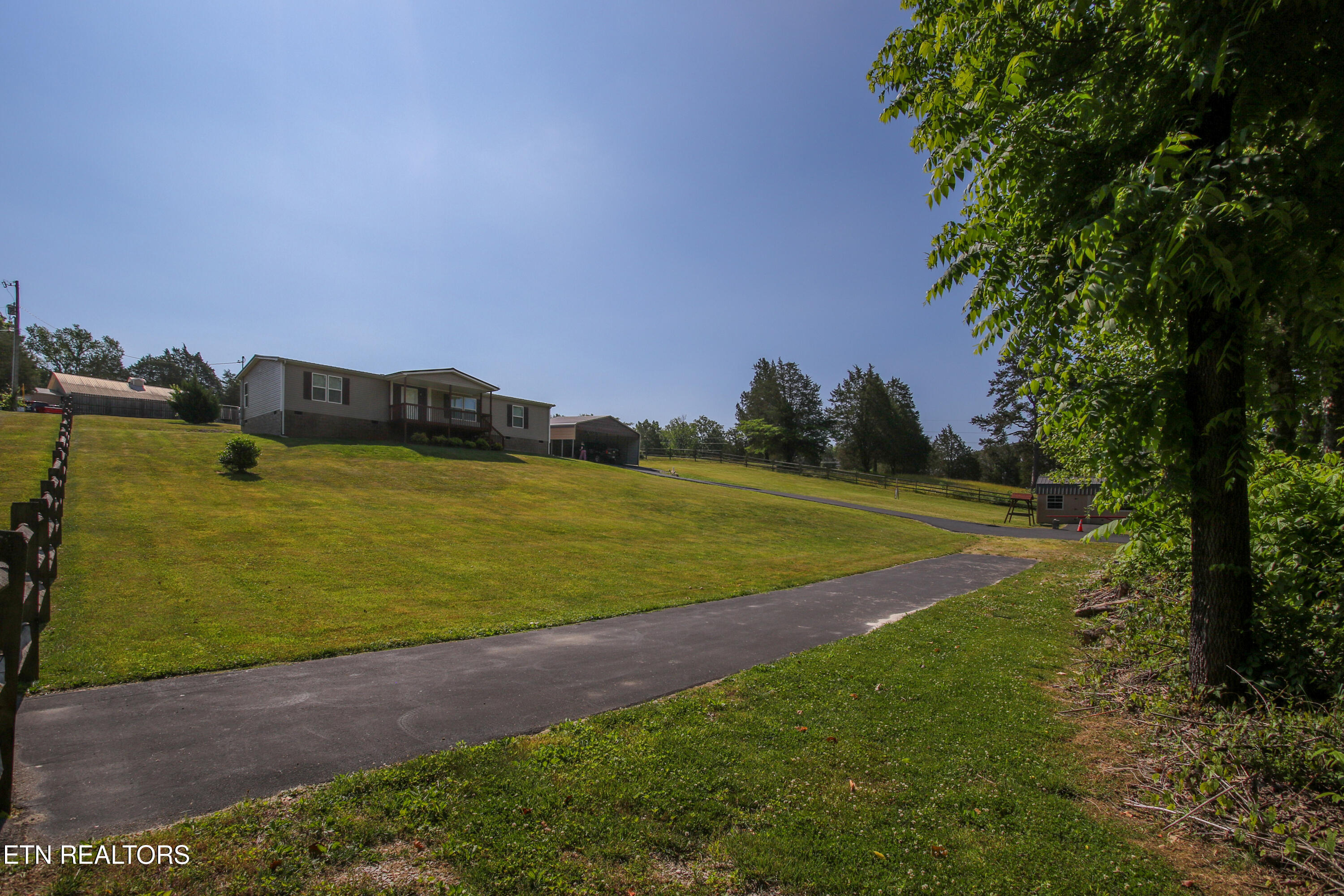 7512 Thompson School Road Corryton TN 37721