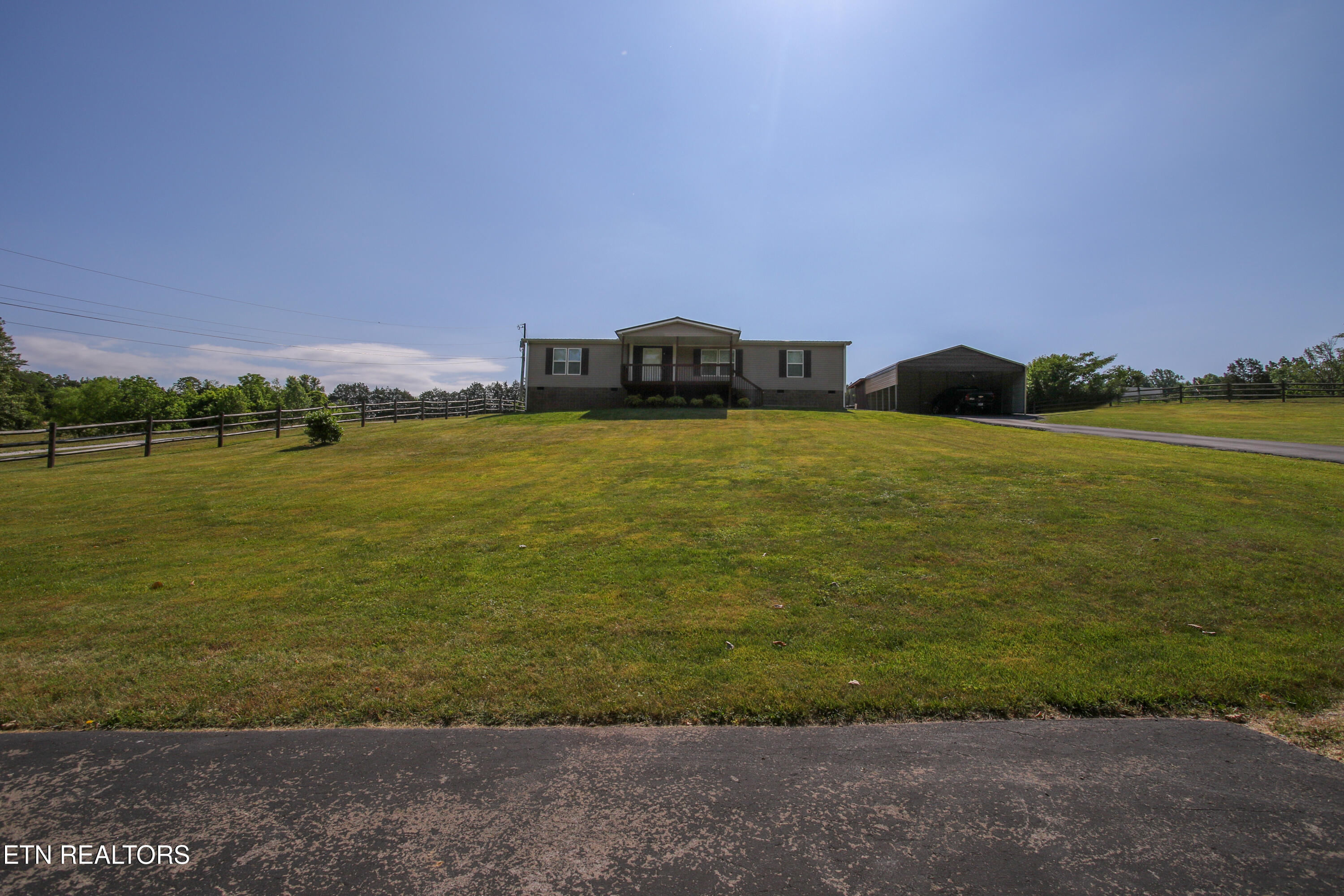 7512 Thompson School Road Corryton TN 37721