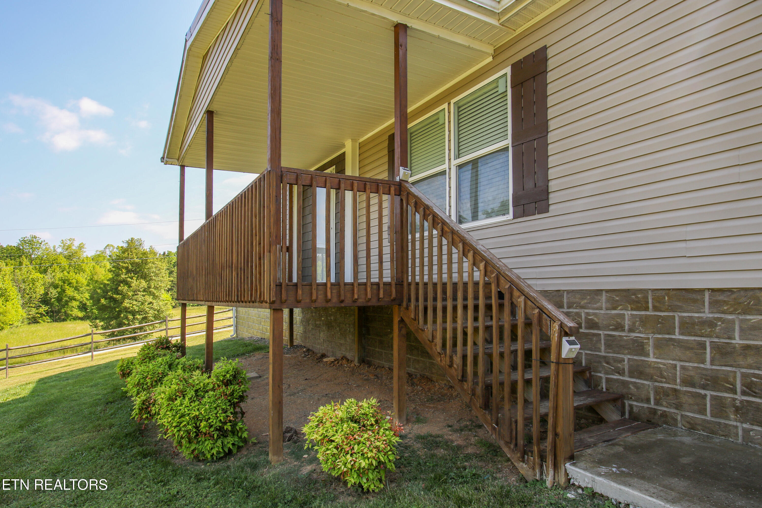7512 Thompson School Road Corryton TN 37721