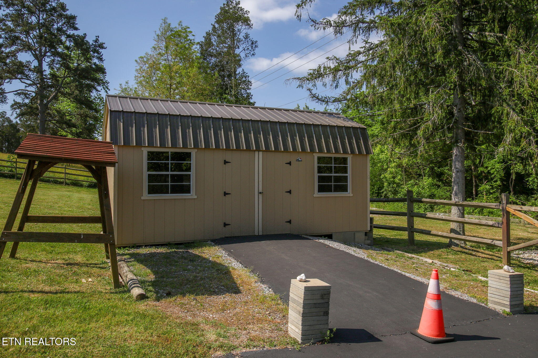 7512 Thompson School Road Corryton TN 37721