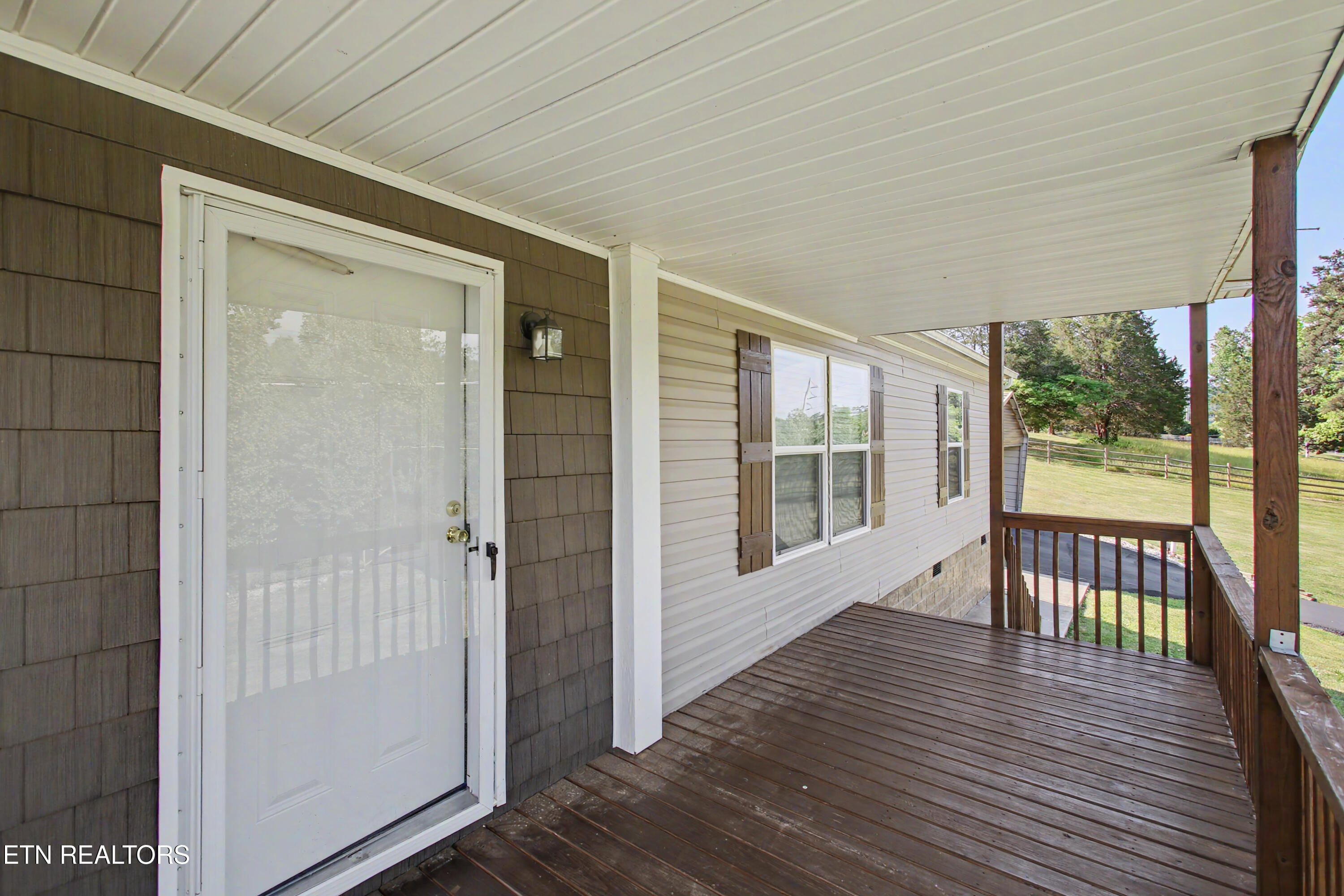 7512 Thompson School Road Corryton TN 37721