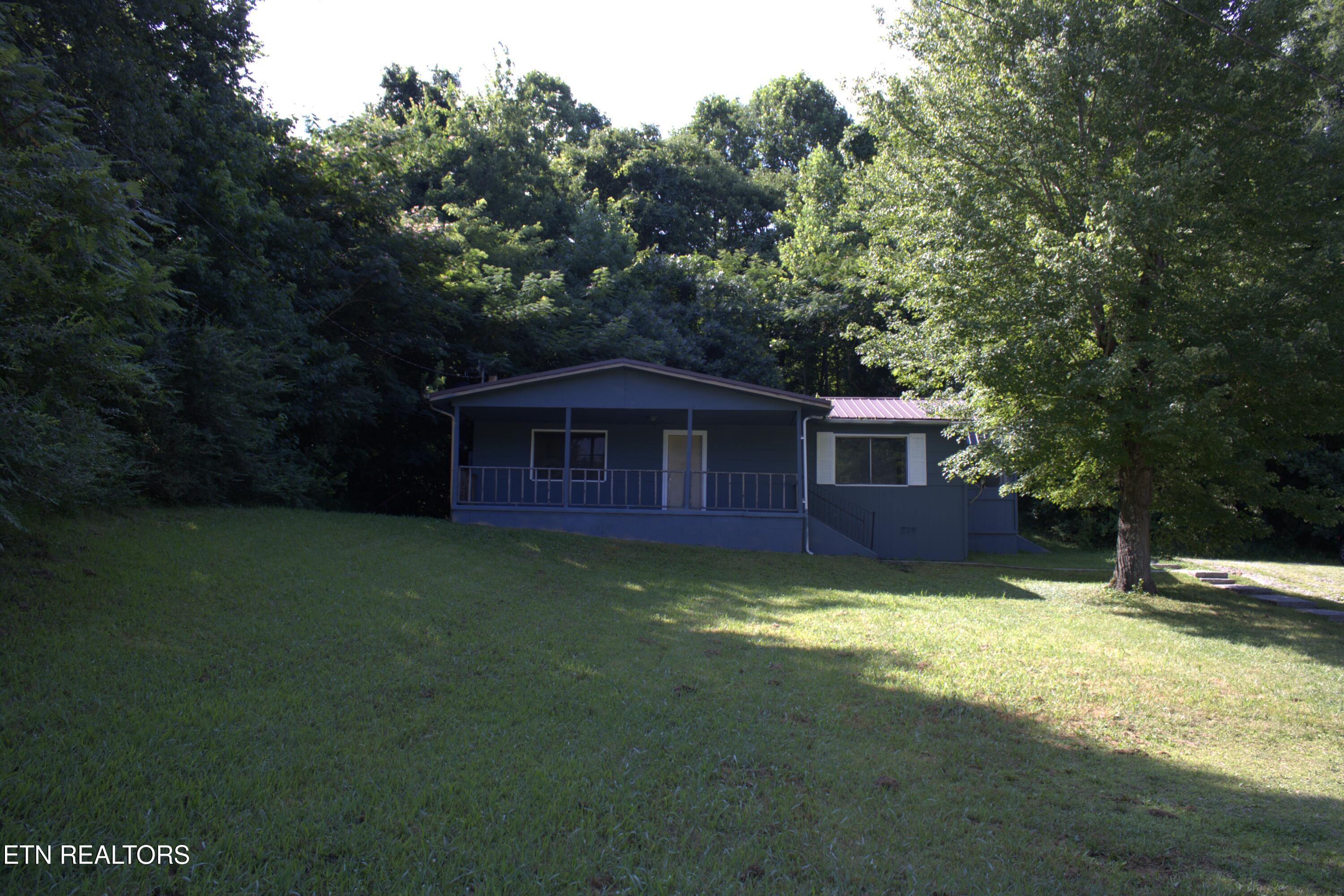 1894 5th Street Jellico TN 37762