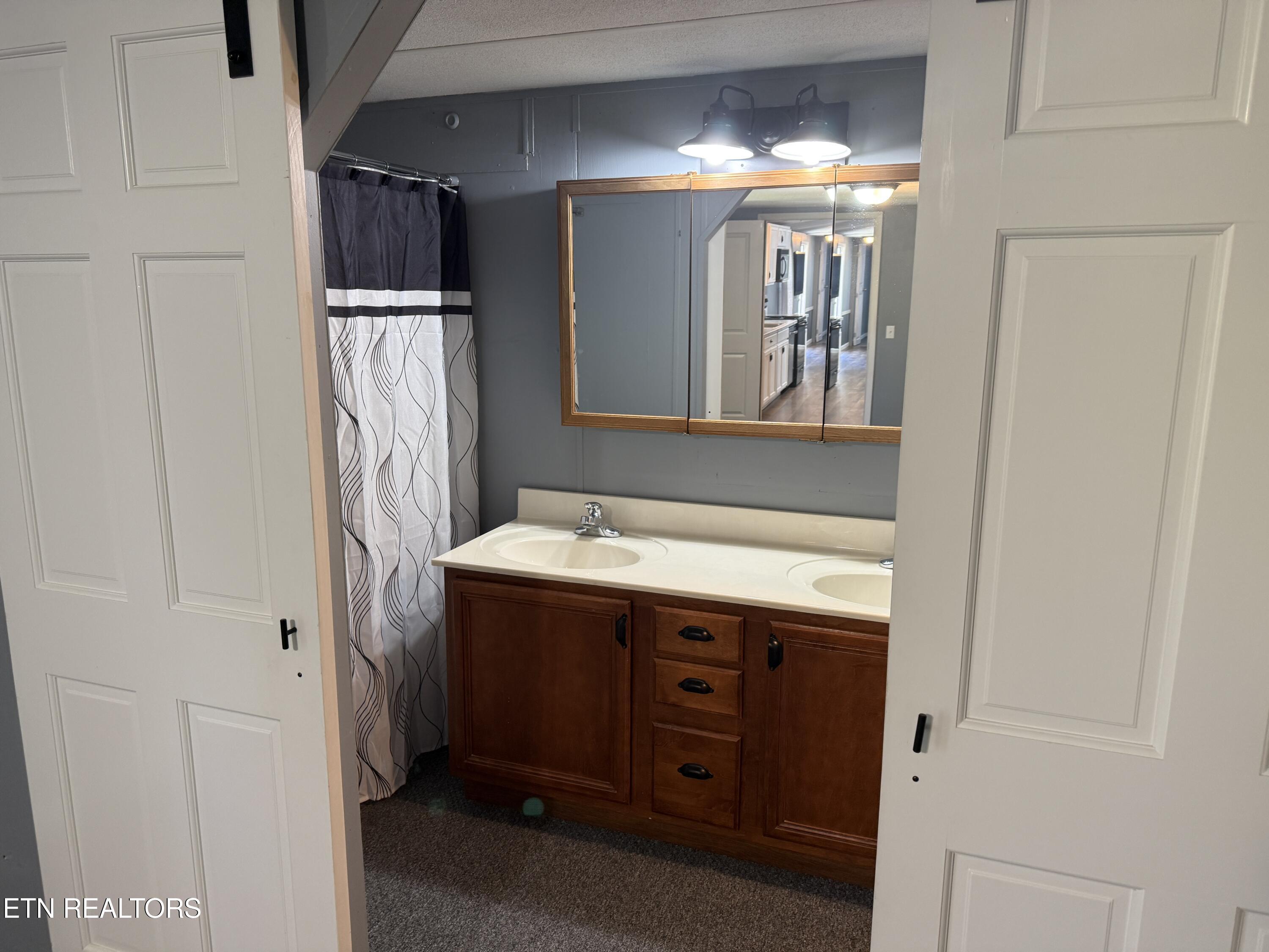 627 Clinch Avenue Clinton TN 37716