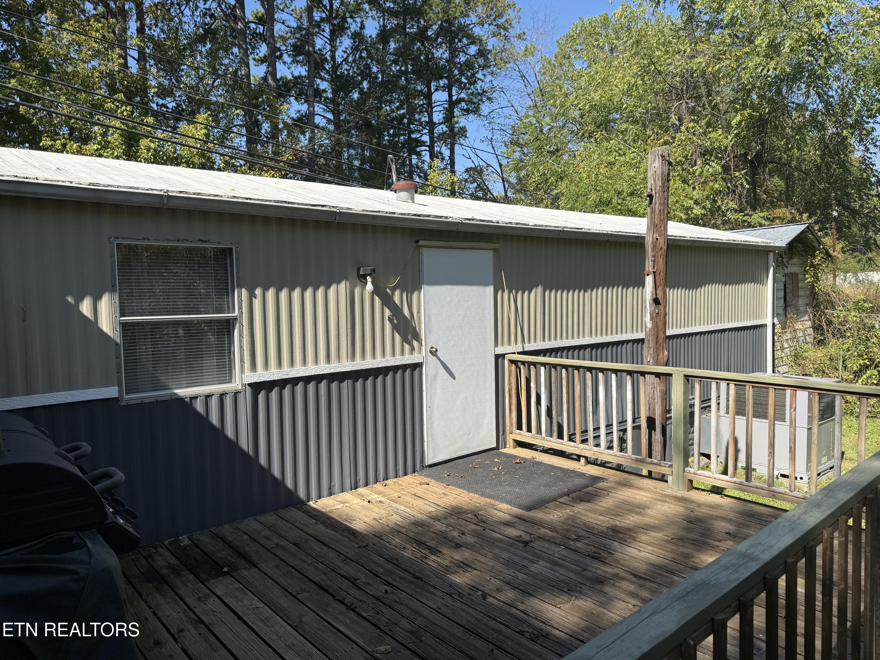 627 Clinch Avenue Clinton TN 37716