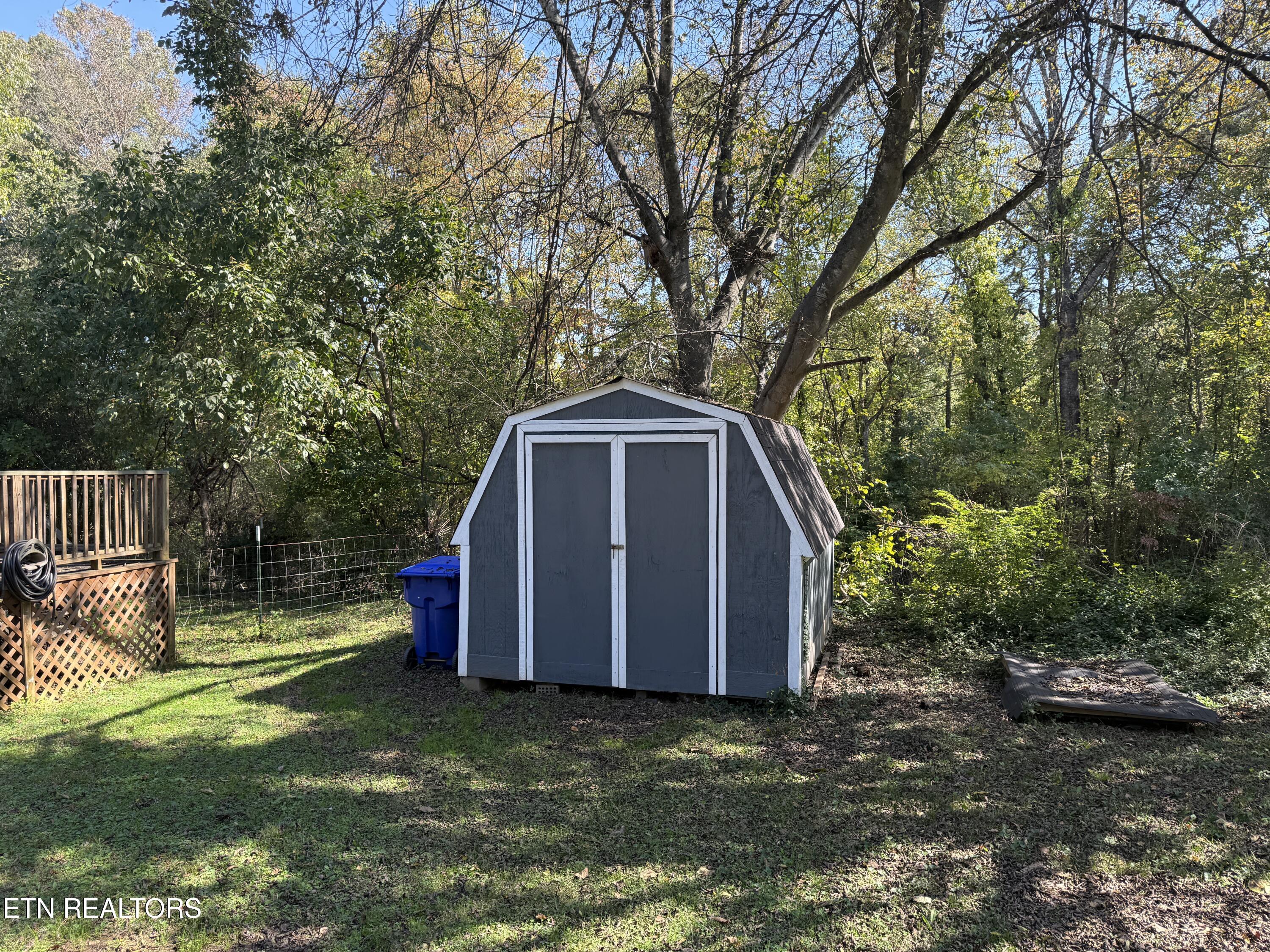 627 Clinch Avenue Clinton TN 37716