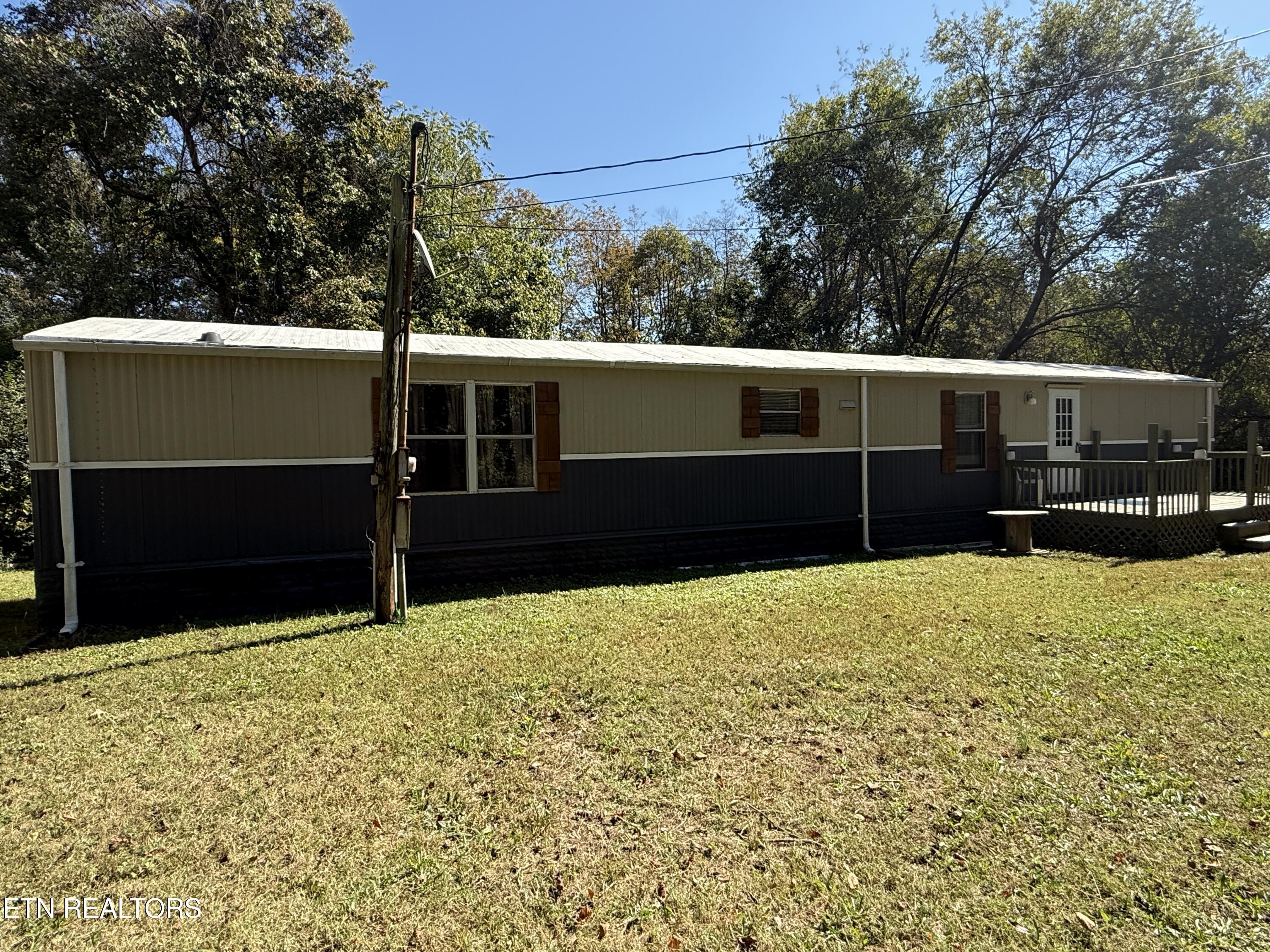 627 Clinch Avenue Clinton TN 37716