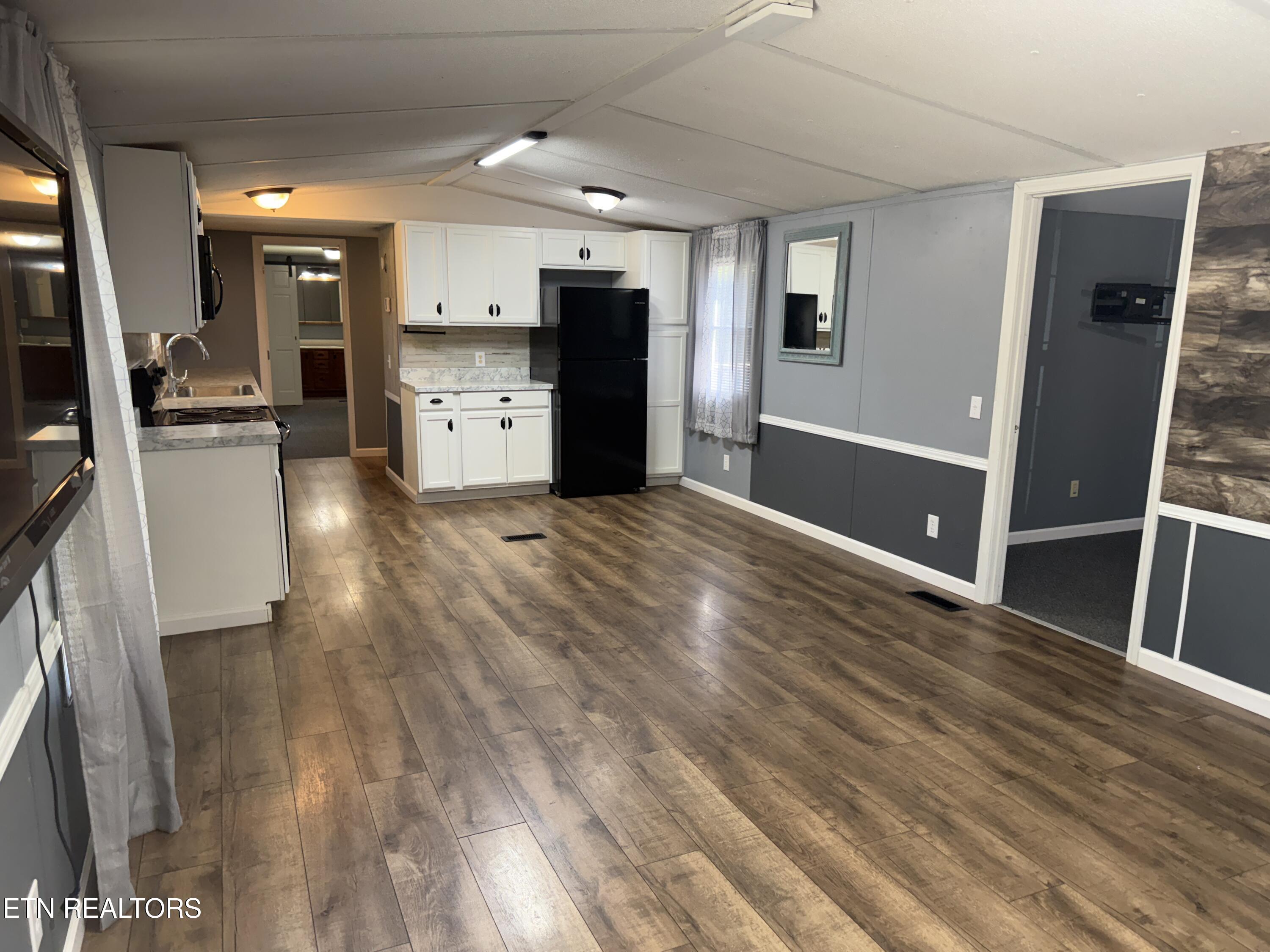 627 Clinch Avenue Clinton TN 37716