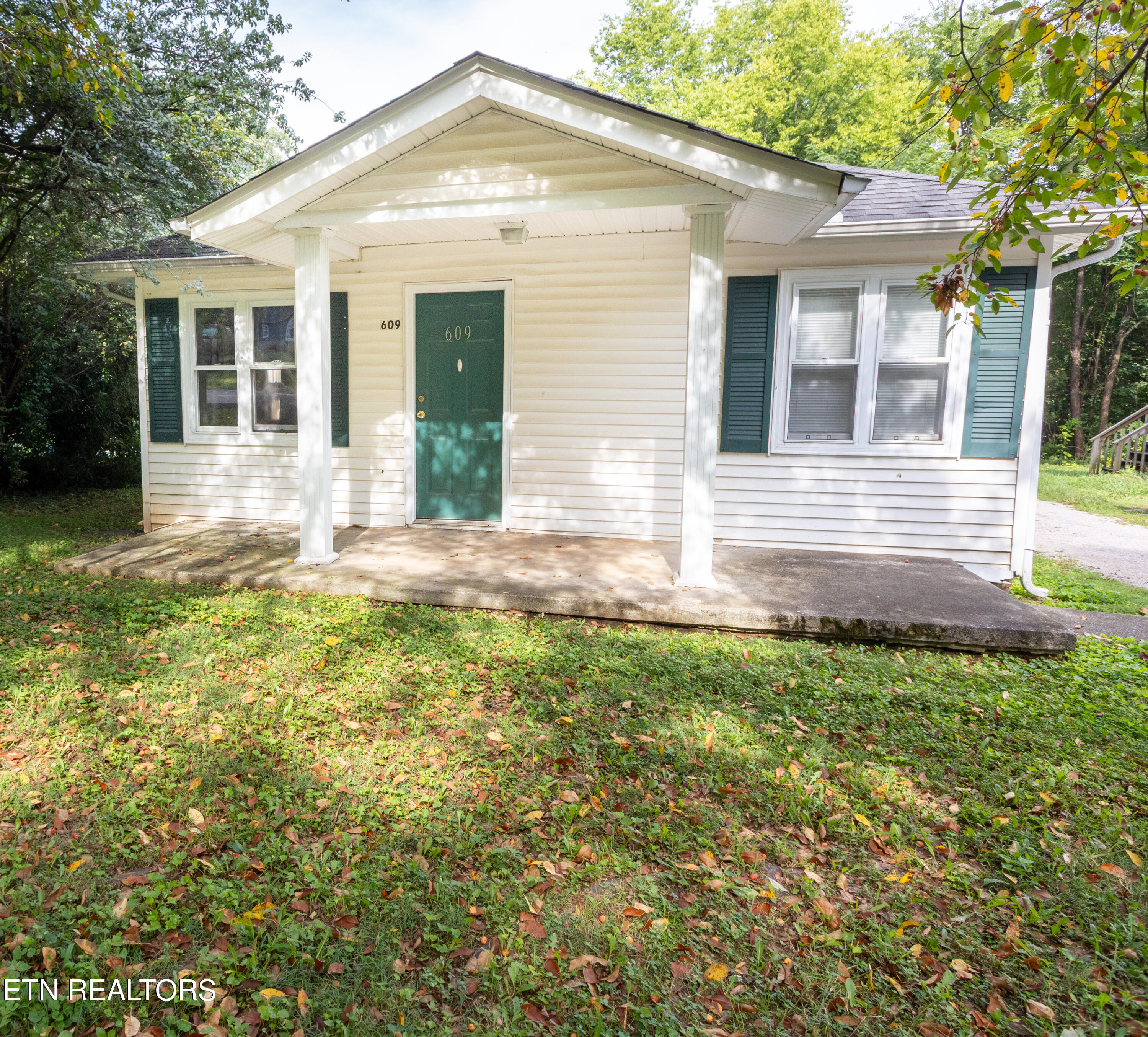 609 W Inskip Drive Knoxville TN 37912