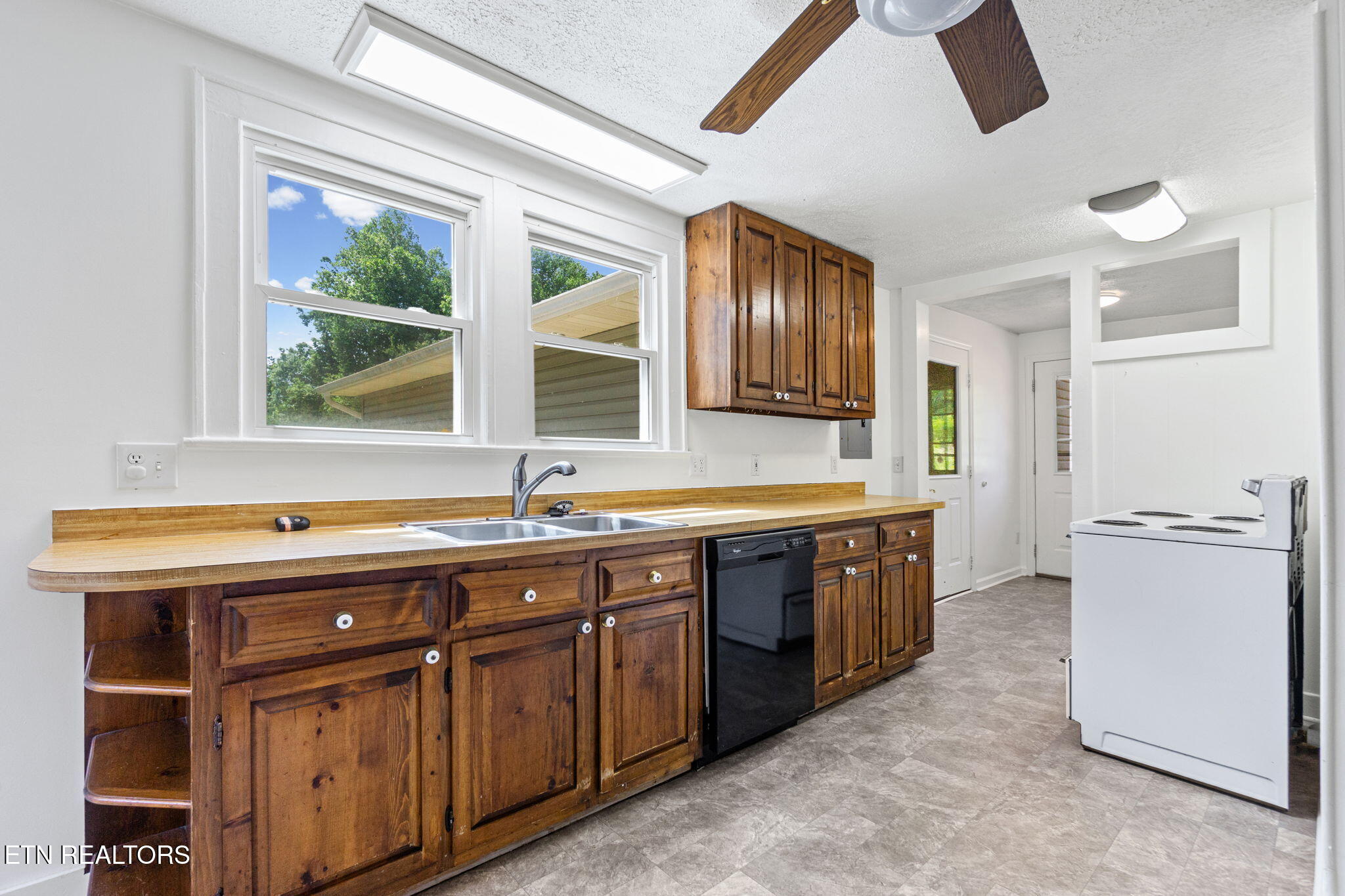 56 Elm Lane Sparta TN 38583