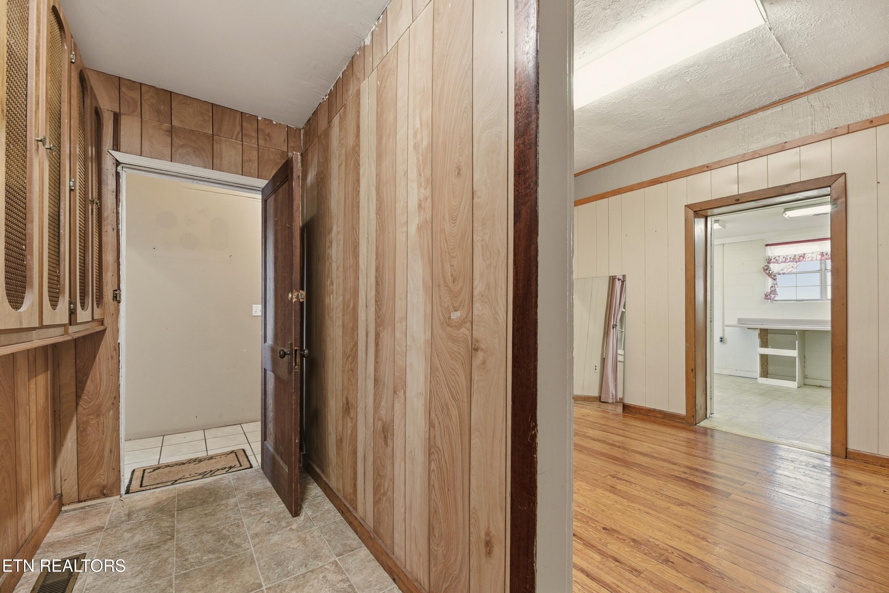 400 N Main Street Clinton TN 37716