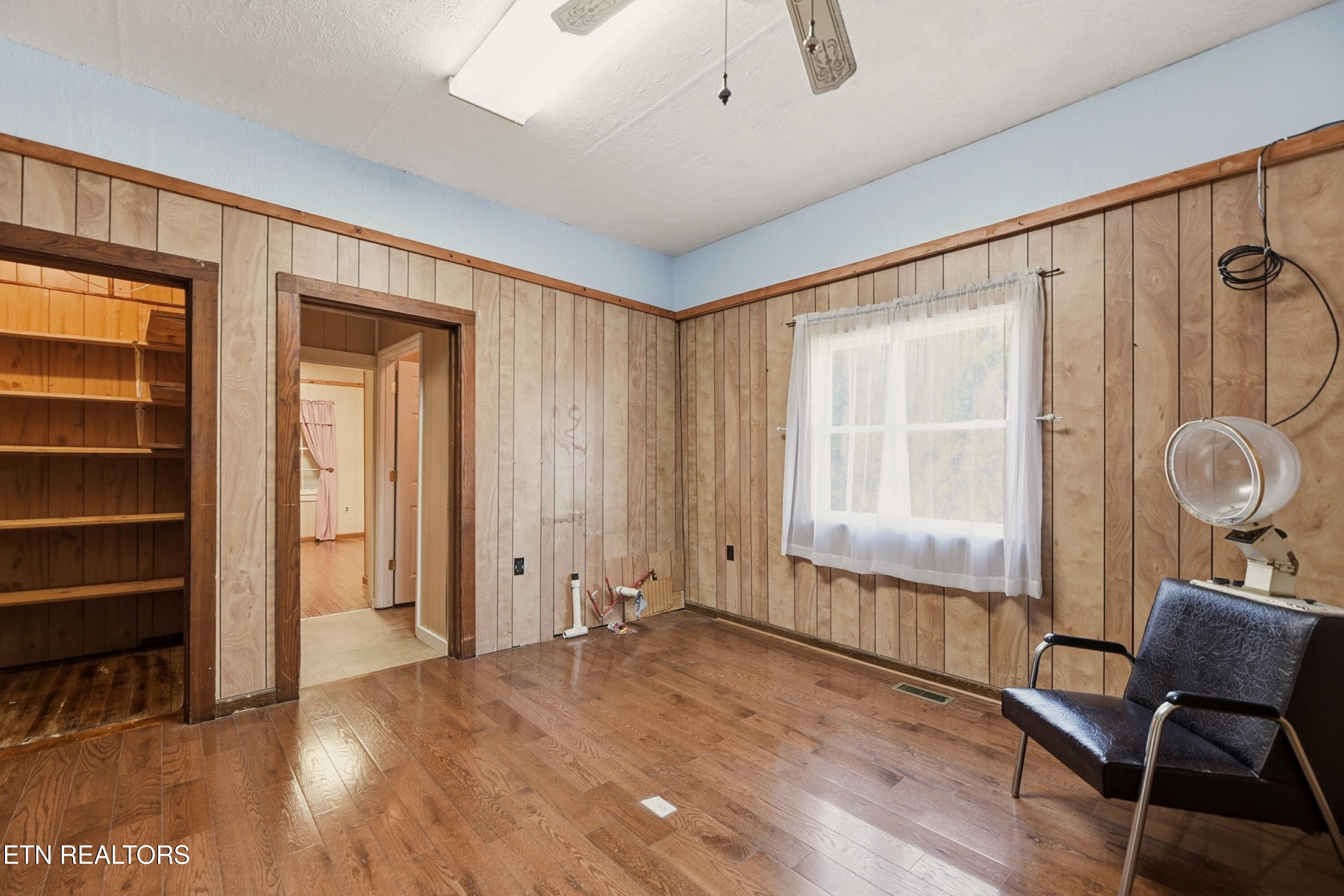 400 N Main Street Clinton TN 37716