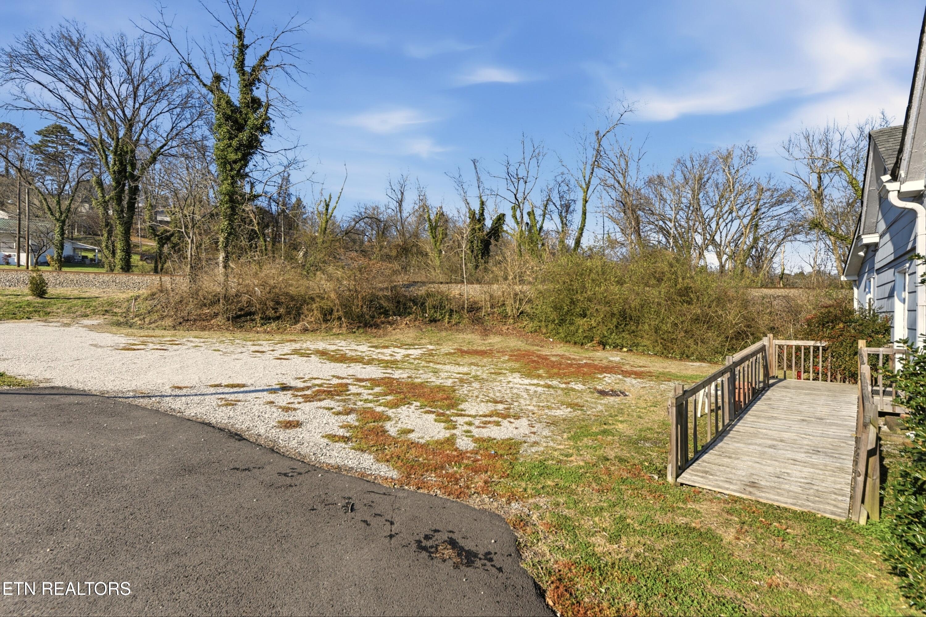 400 N Main Street Clinton TN 37716