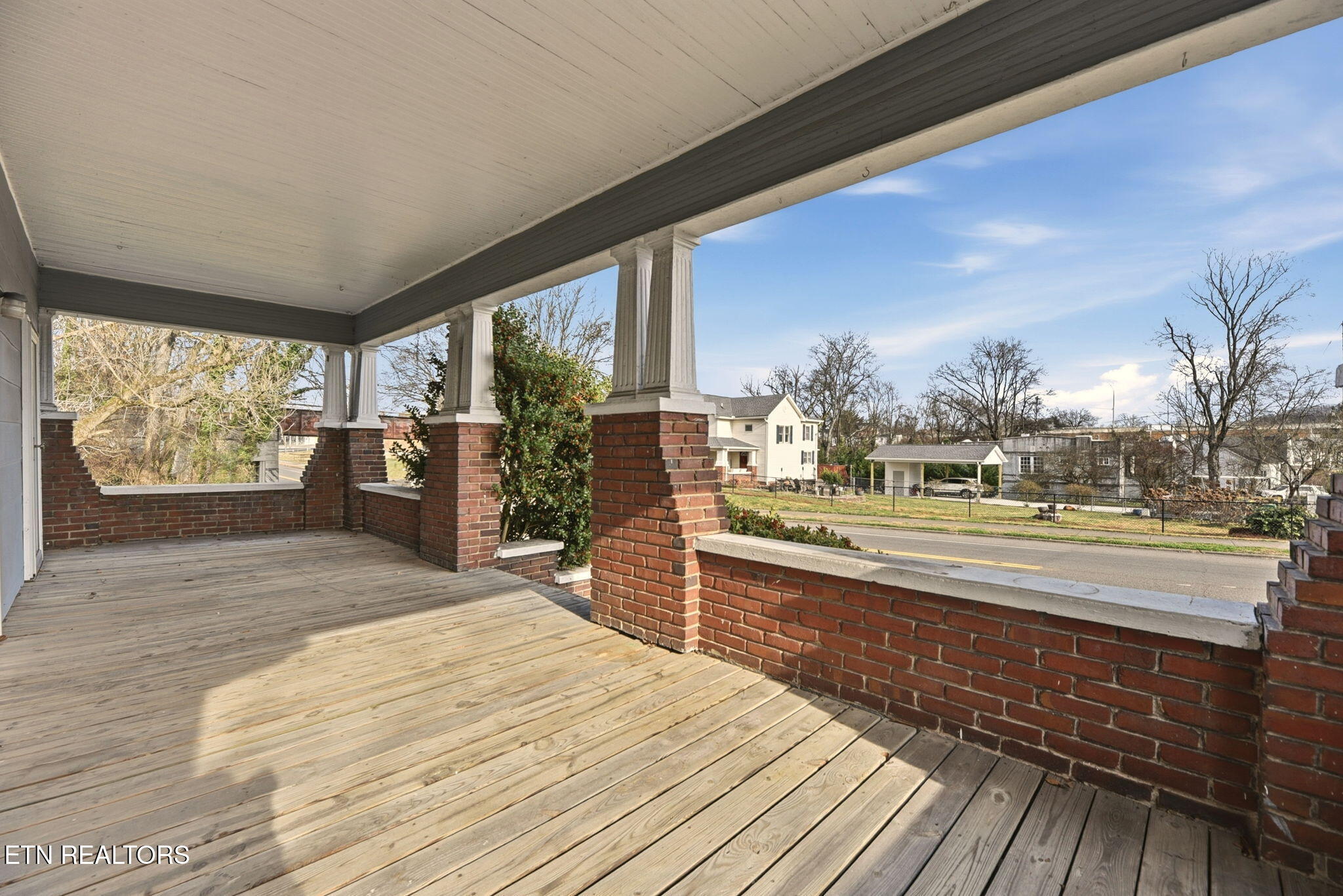 400 N Main Street Clinton TN 37716