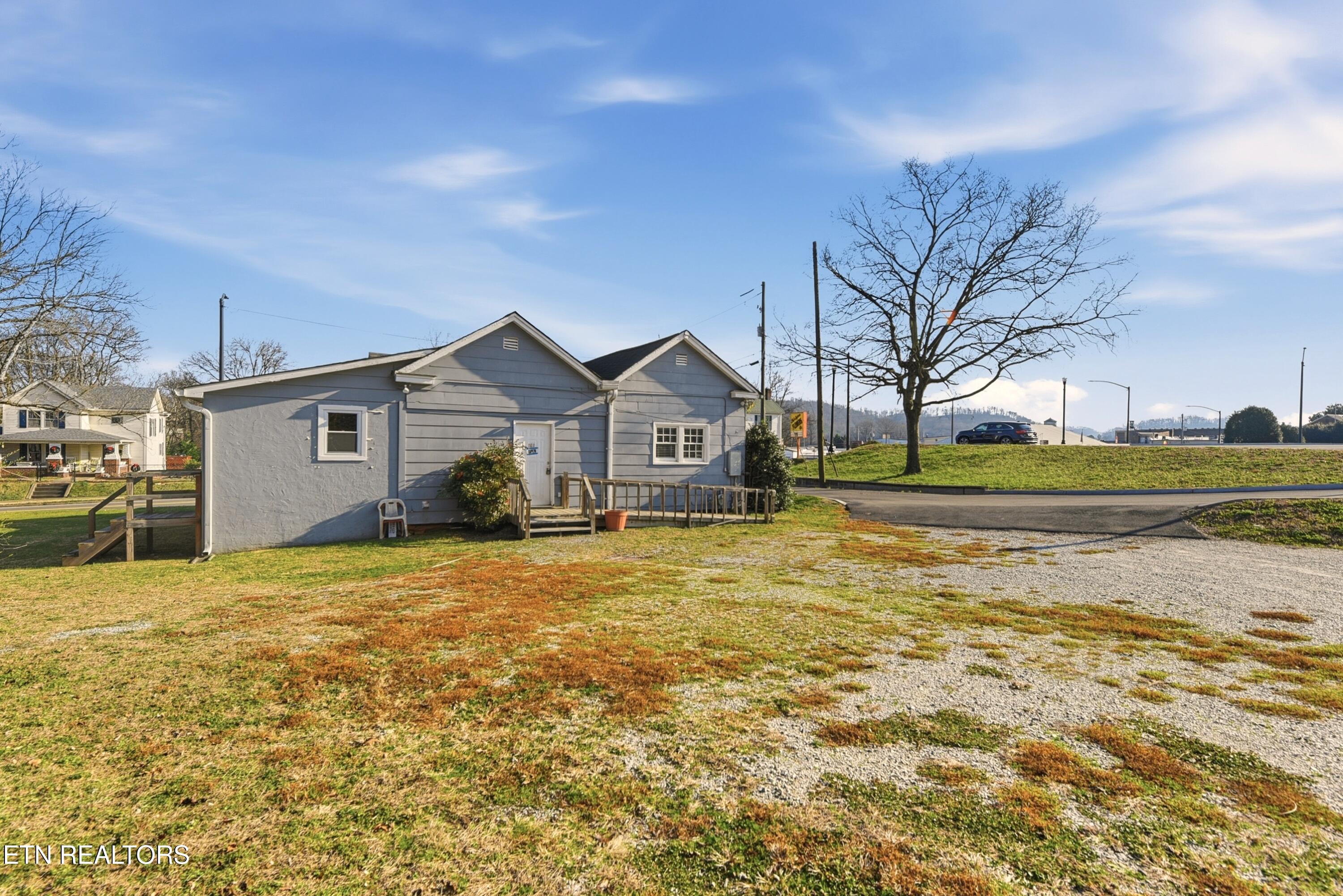 400 N Main Street Clinton TN 37716