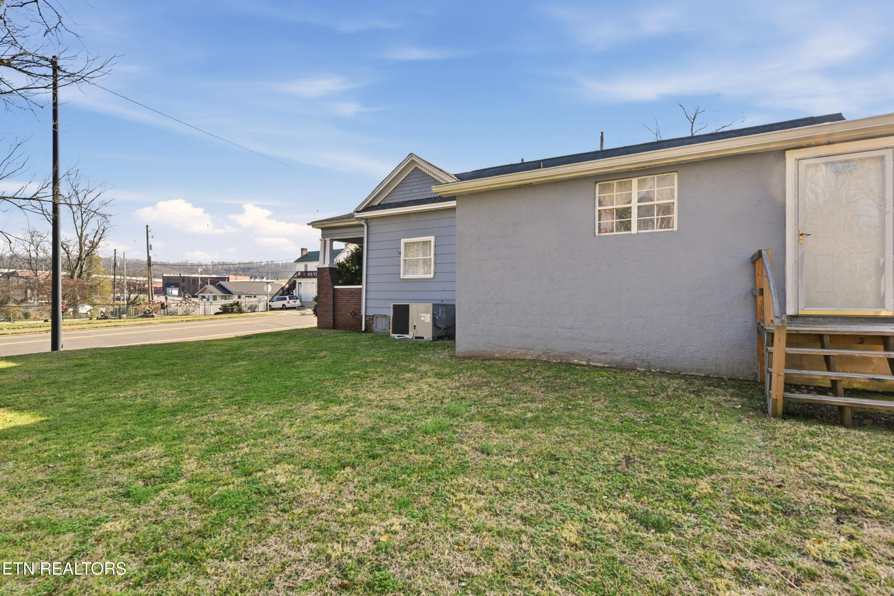 400 N Main Street Clinton TN 37716