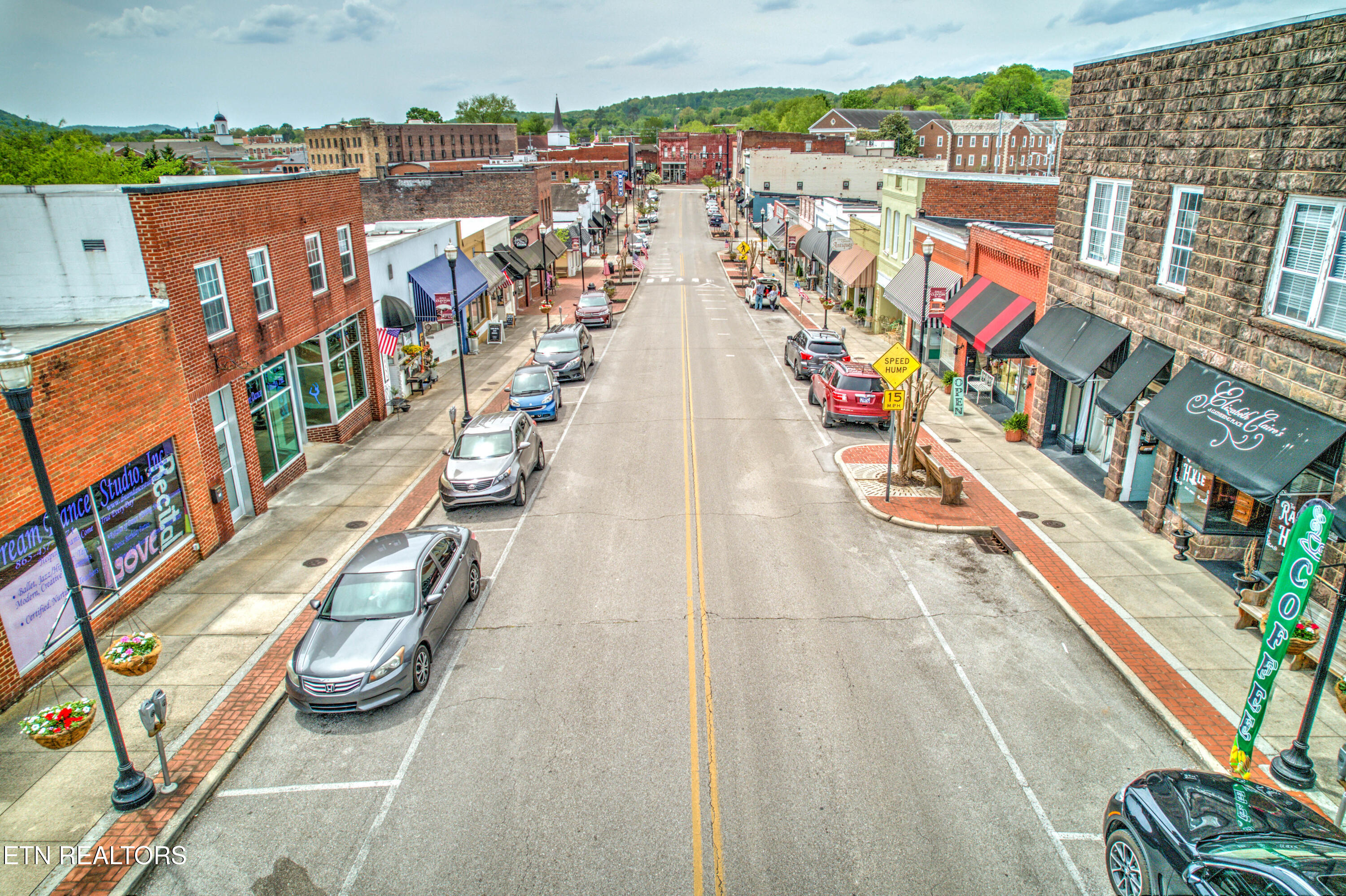 400 N Main Street Clinton TN 37716