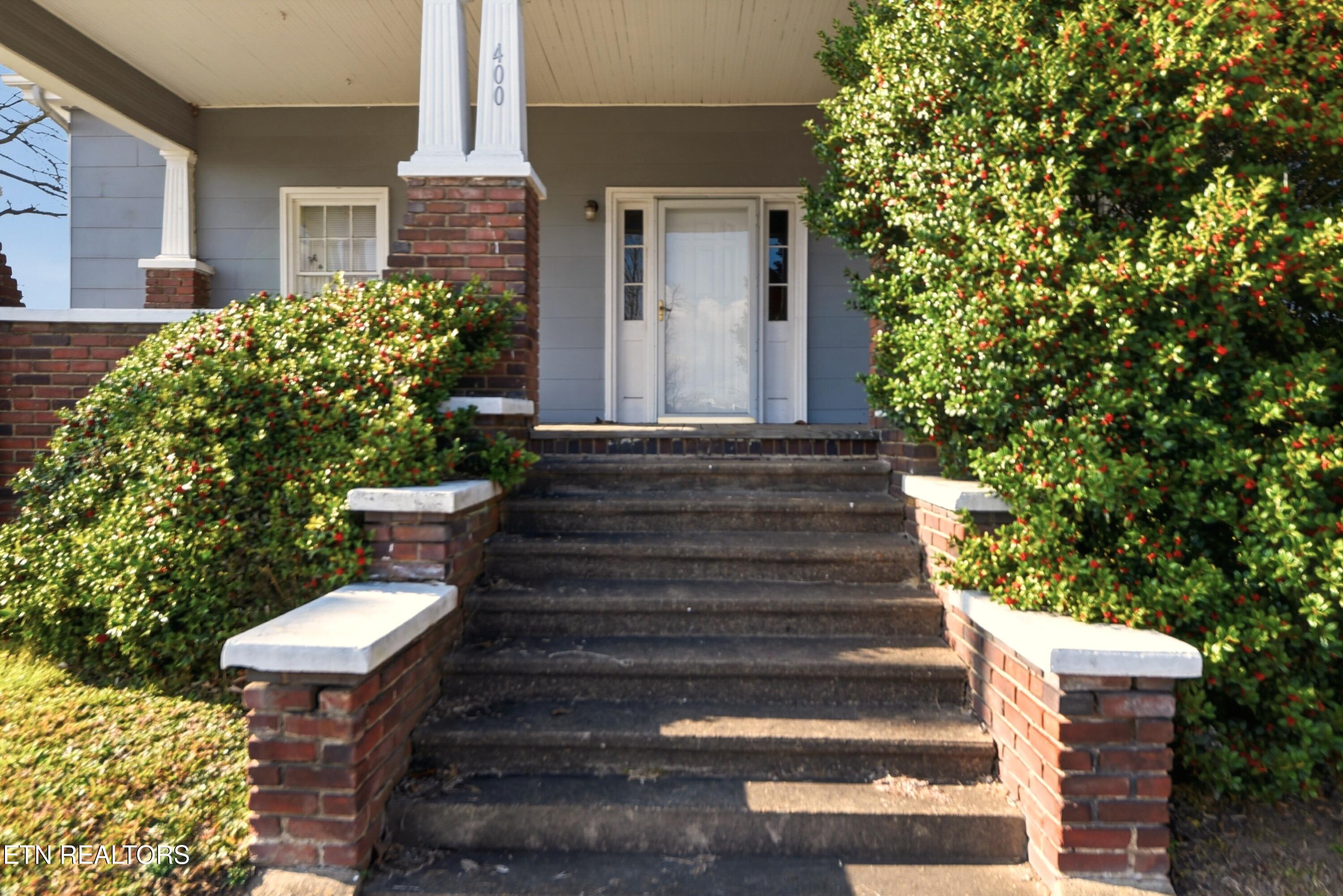 400 N Main Street Clinton TN 37716