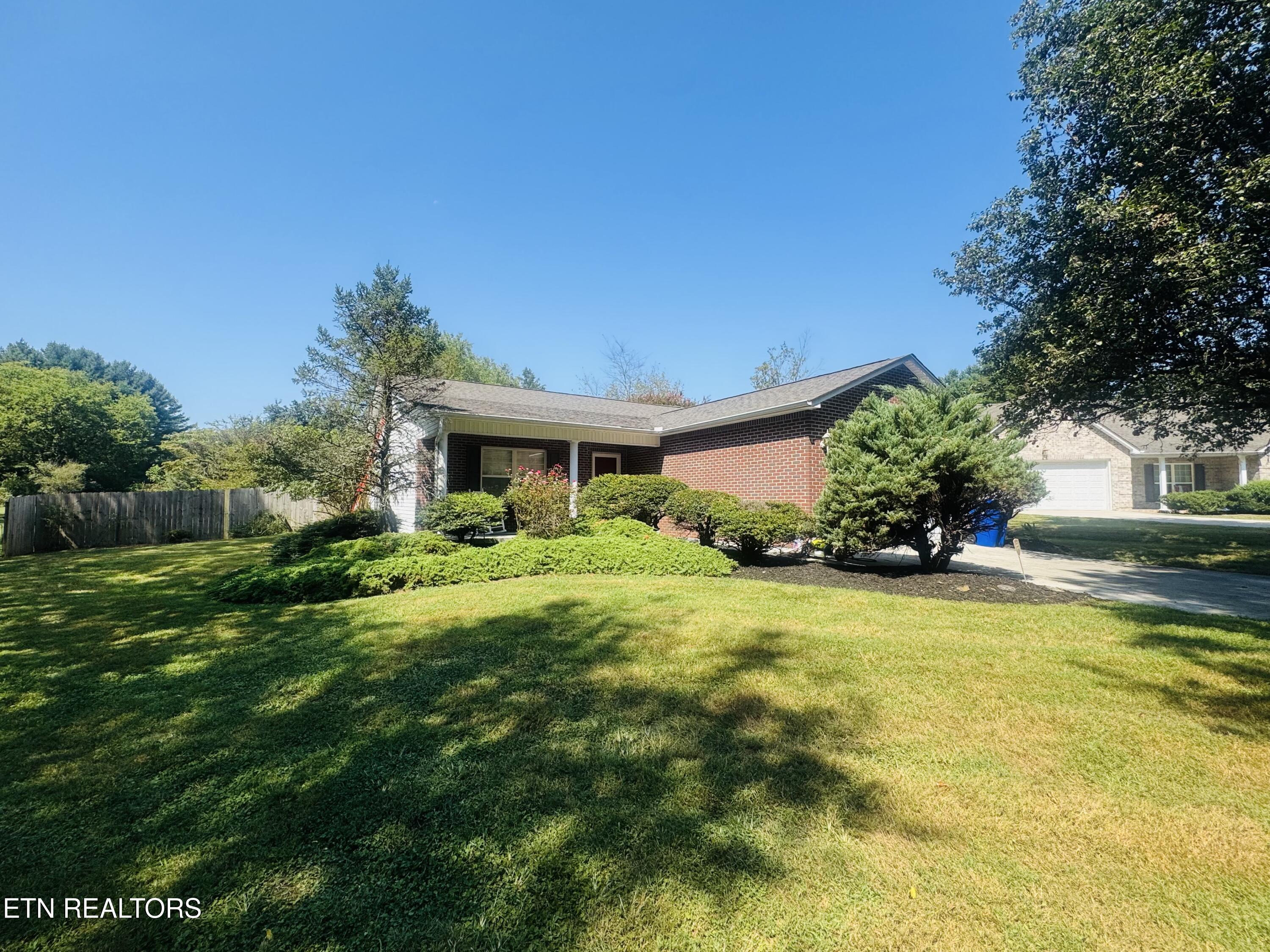 165 Elizabethton Way Clinton TN 37716