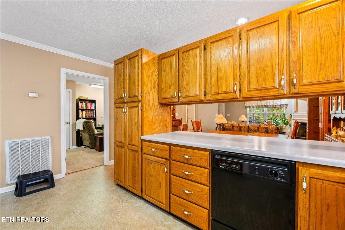165 Elizabethton Way Clinton TN 37716
