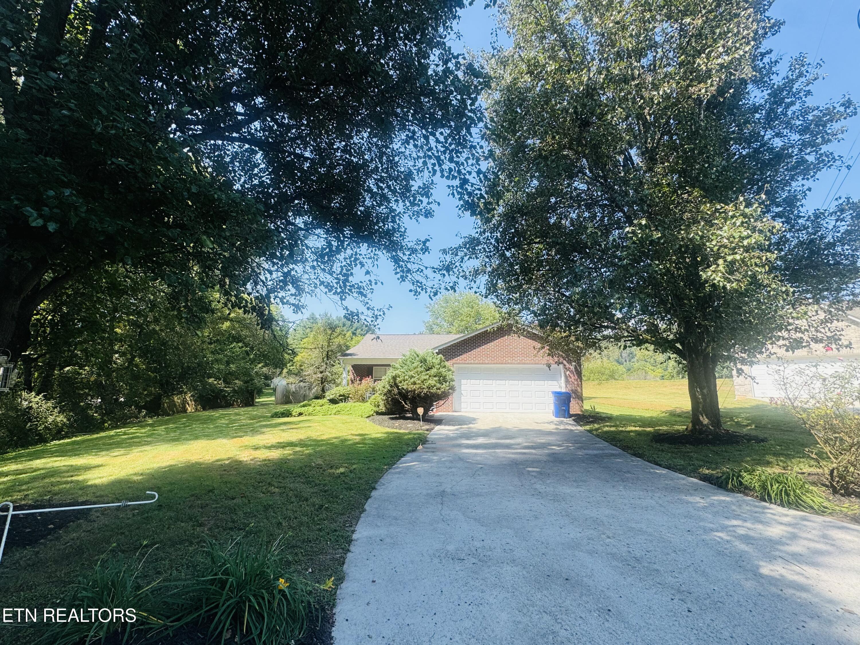 165 Elizabethton Way Clinton TN 37716