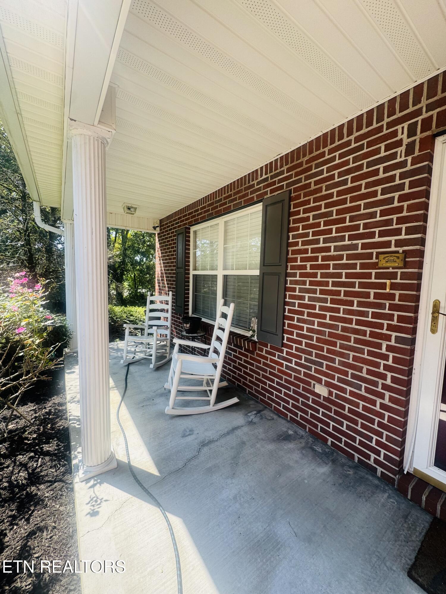 165 Elizabethton Way Clinton TN 37716