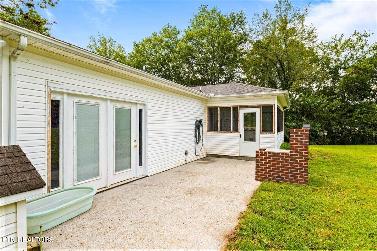 165 Elizabethton Way Clinton TN 37716