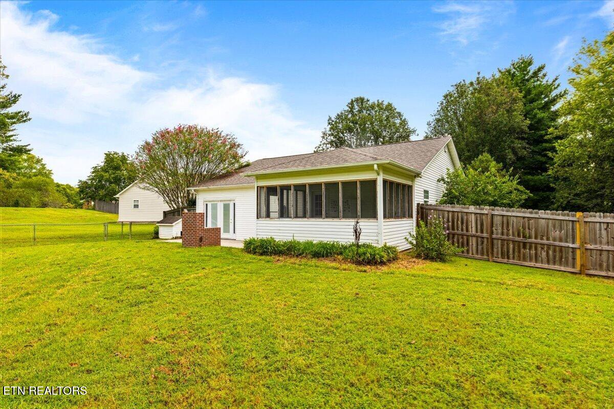 165 Elizabethton Way Clinton TN 37716