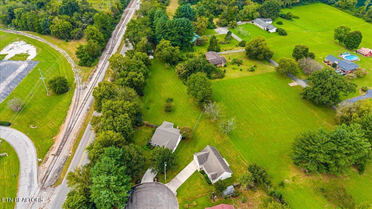 165 Elizabethton Way Clinton TN 37716
