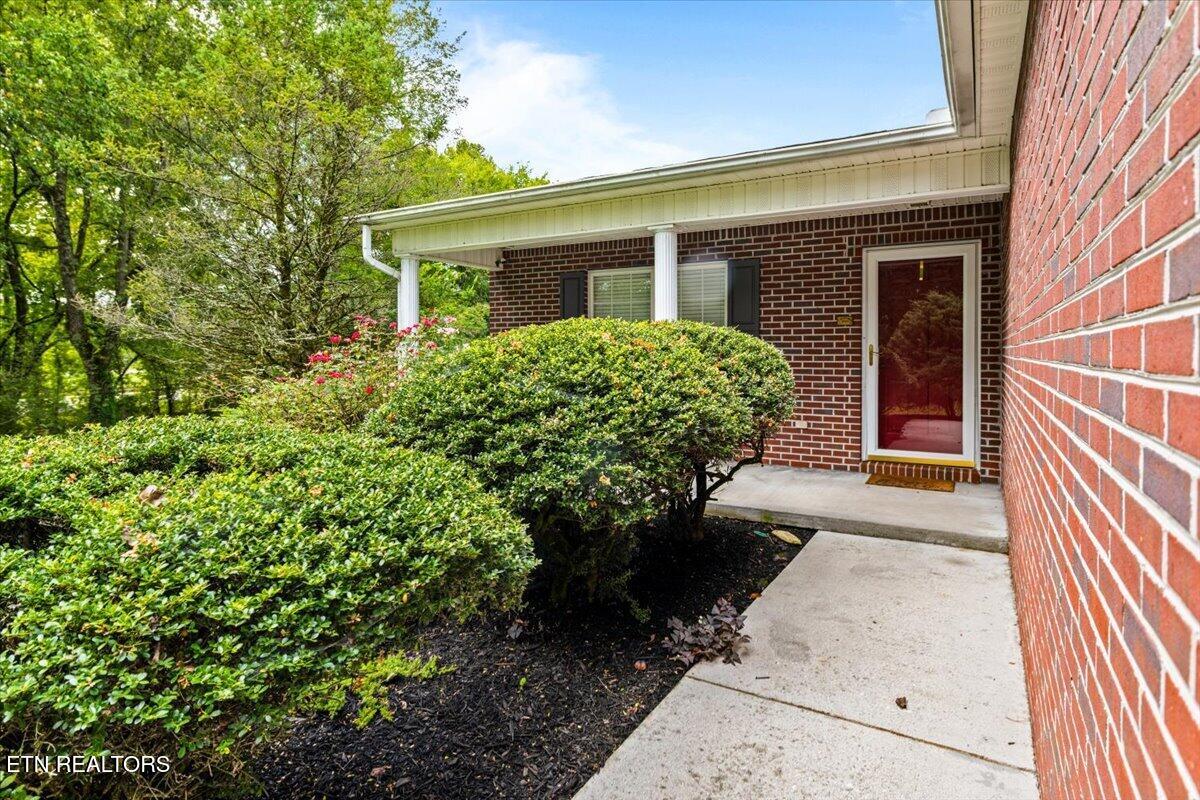 165 Elizabethton Way Clinton TN 37716