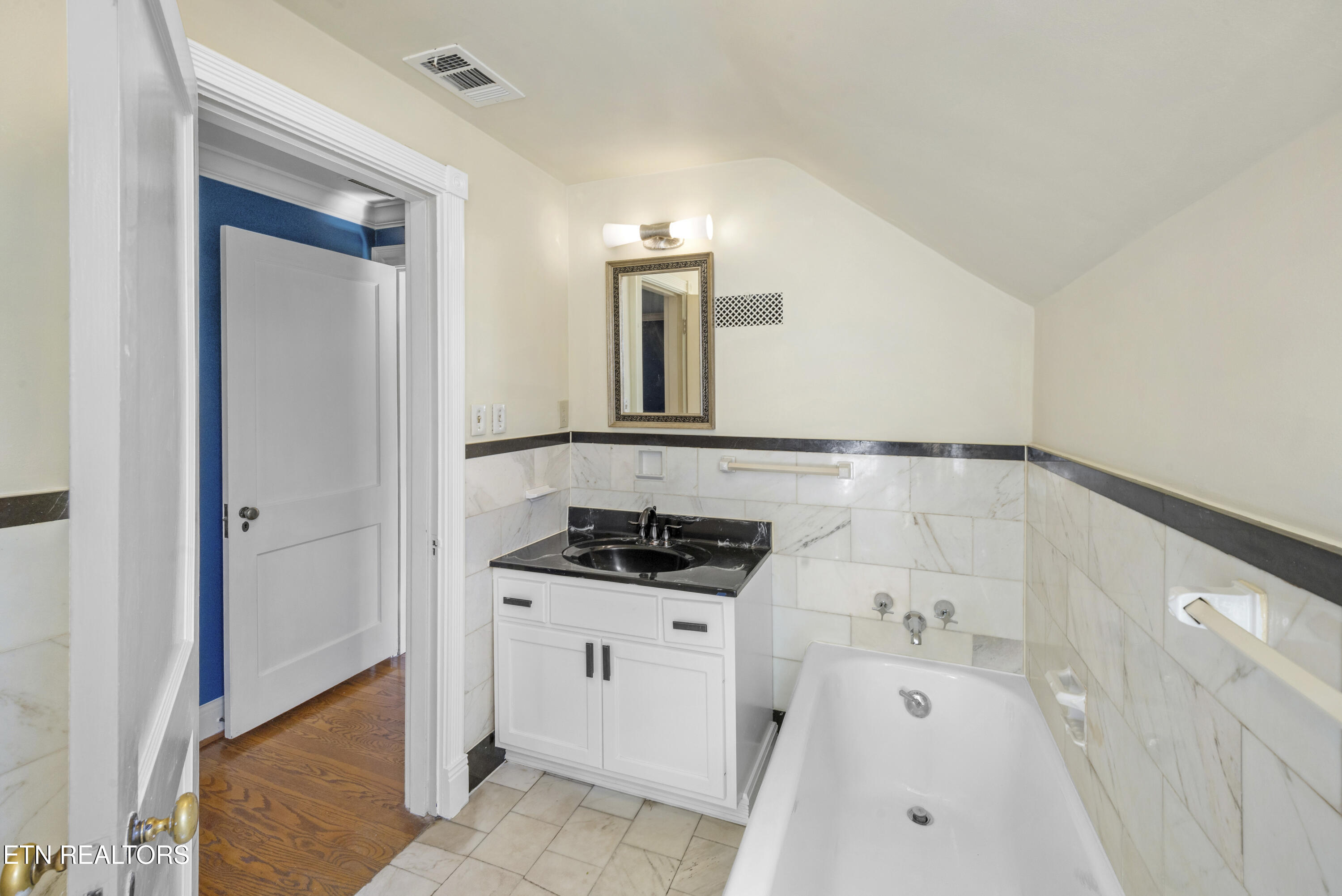 4121 SW Towanda Trail Knoxville TN 37919