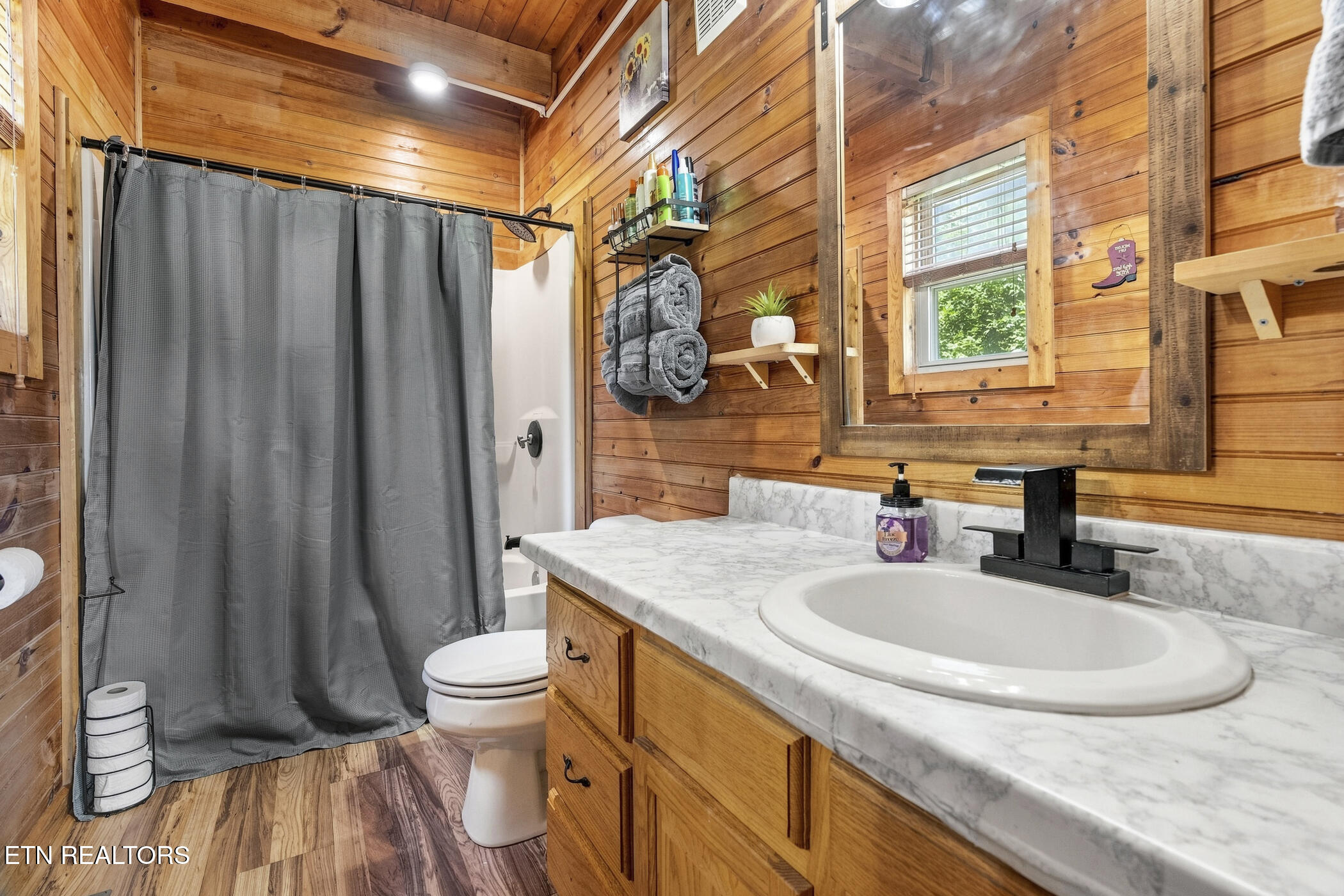 1819 Cody View Way Sevierville TN 37876