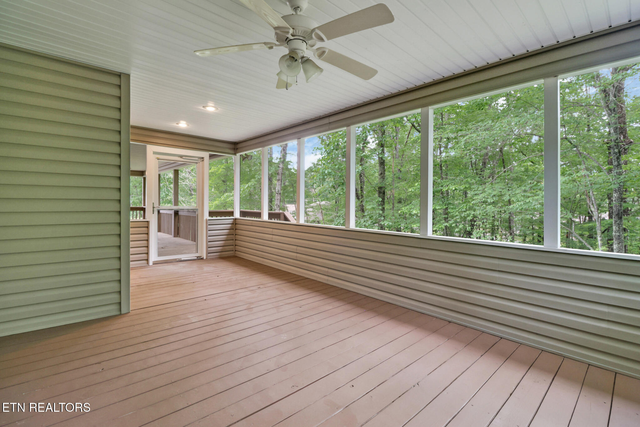 348 Lakeview Drive Fairfield Glade TN 38558